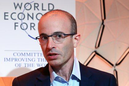 Yuval Noah Harari, profesor de la Universidad Hebrea de Jerusalem, durante una reciente sesión del Foro Económico de Davos. REUTERS