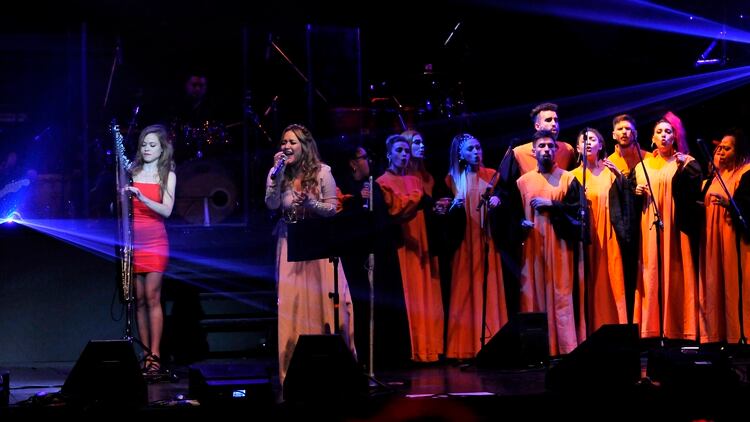 A fines del año 2011, Karina se presenta por primera vez en el estadio Luna Park con entradas agotadas