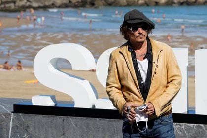 Depp pasó de cobrar 40 millones de dólares por su participación en Piratas del Caribe a ser solo requerido por su amigo Tim Burton (Reuters)