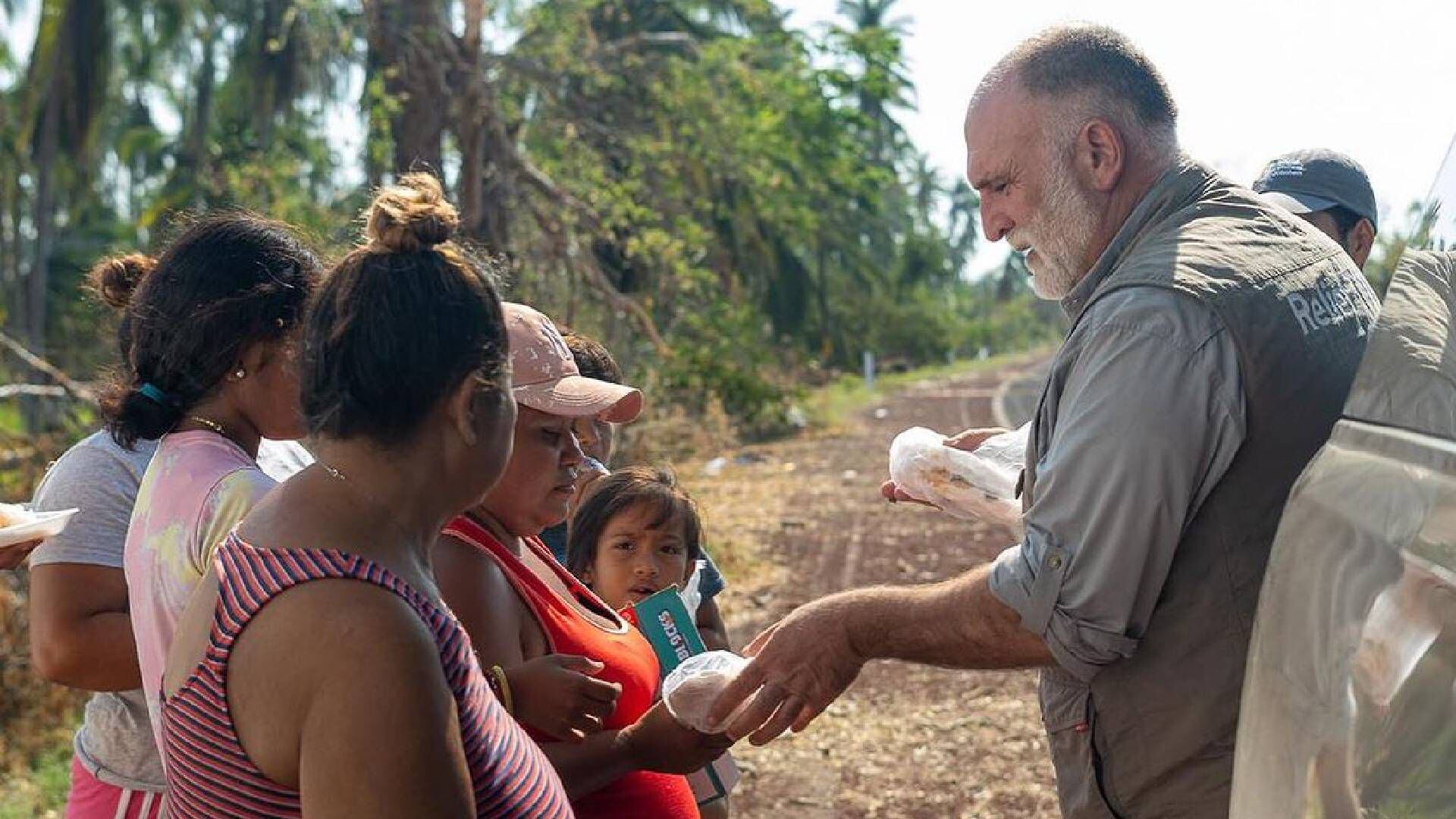 Es el fundador de la World Central Kitchen llegó a tierras mexicanas para poder auxiliar a los damnificados de Otis.