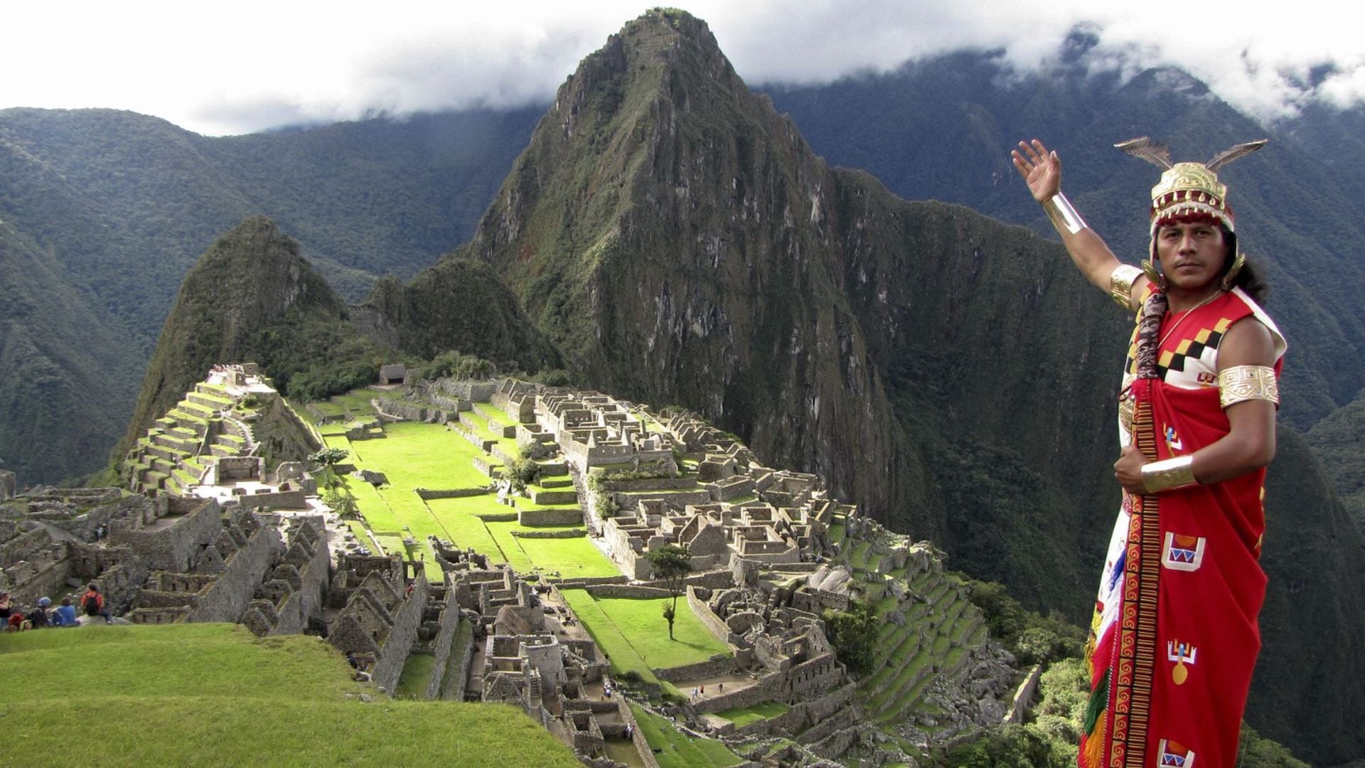 Desaparecen placa de oro y pergamino que reconocen a Machu Picchu como una  de las 7 maravillas del mundo - Infobae