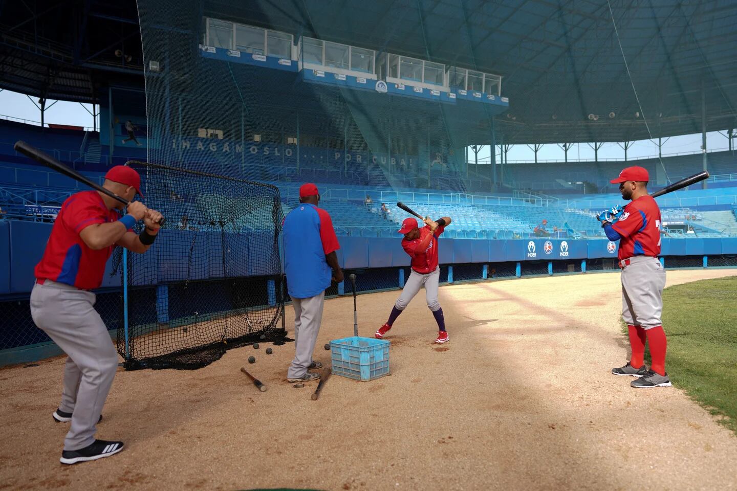 Cuban Elite League Baseball - Cuba Dugout