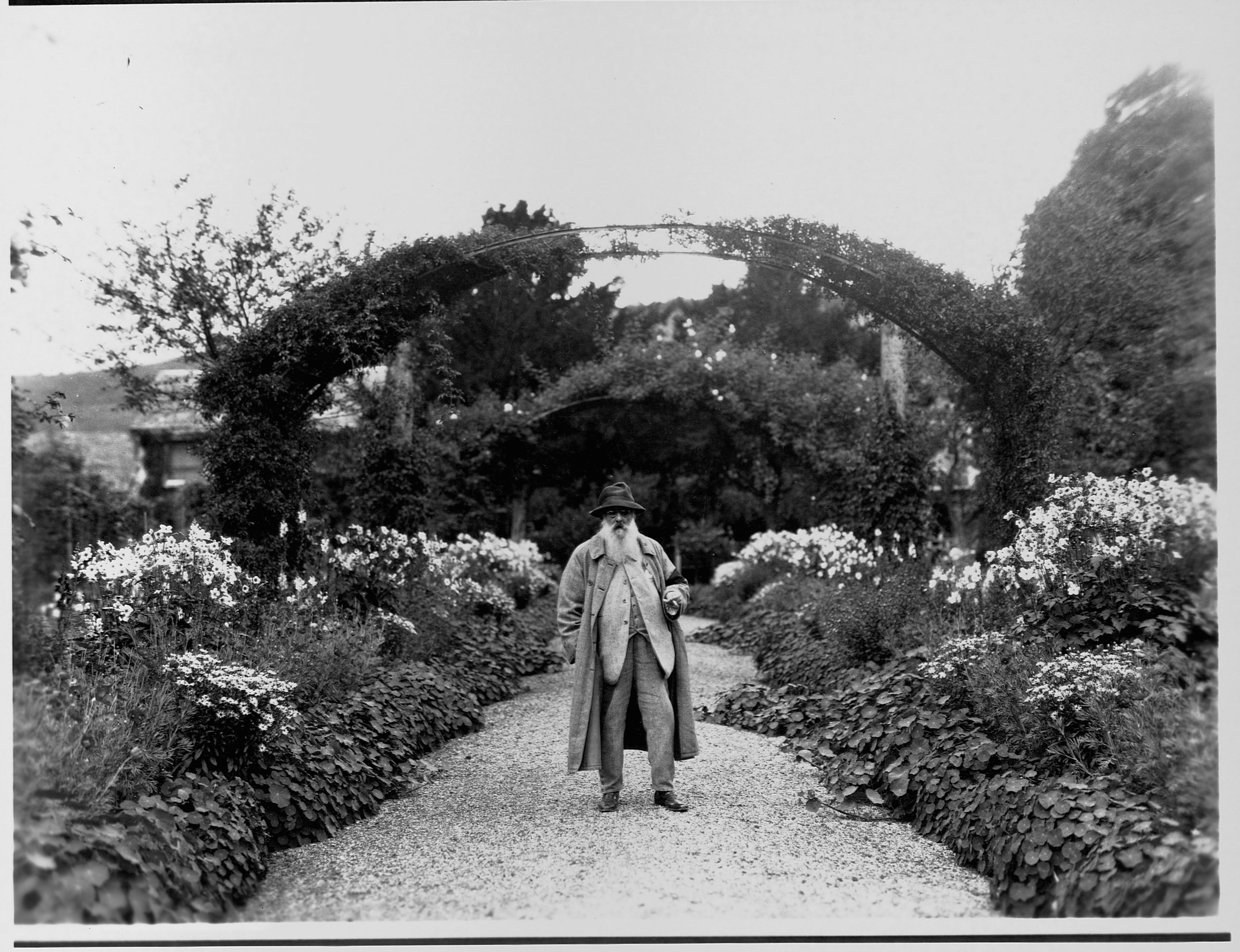 El jardín de Monet en Giverny, diseñado por el propio pintor, sigue siendo un referente del arte y la naturaleza, con flores que cambian según la estación - (Getty Images)