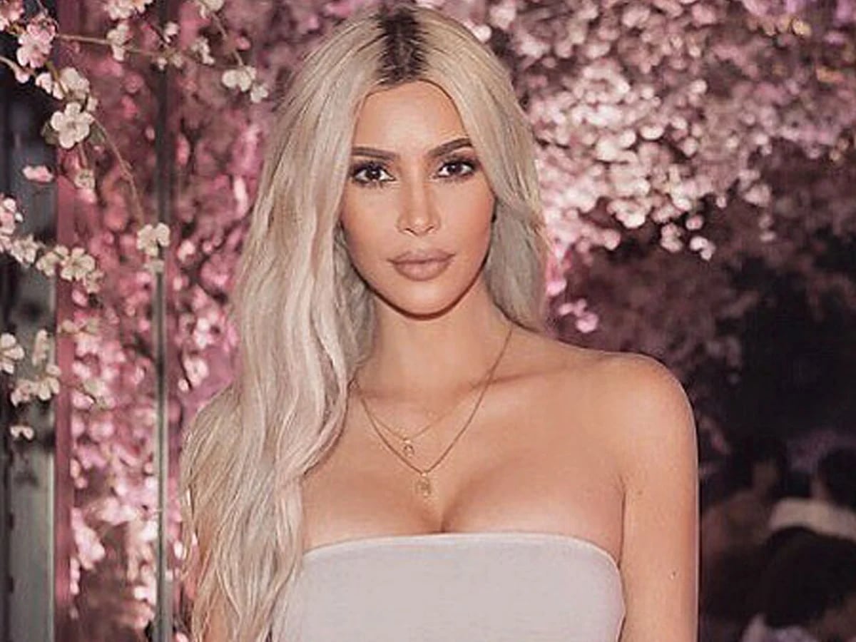 Kim Kardashian otra vez semi desnuda hizo estallar las redes - Infobae