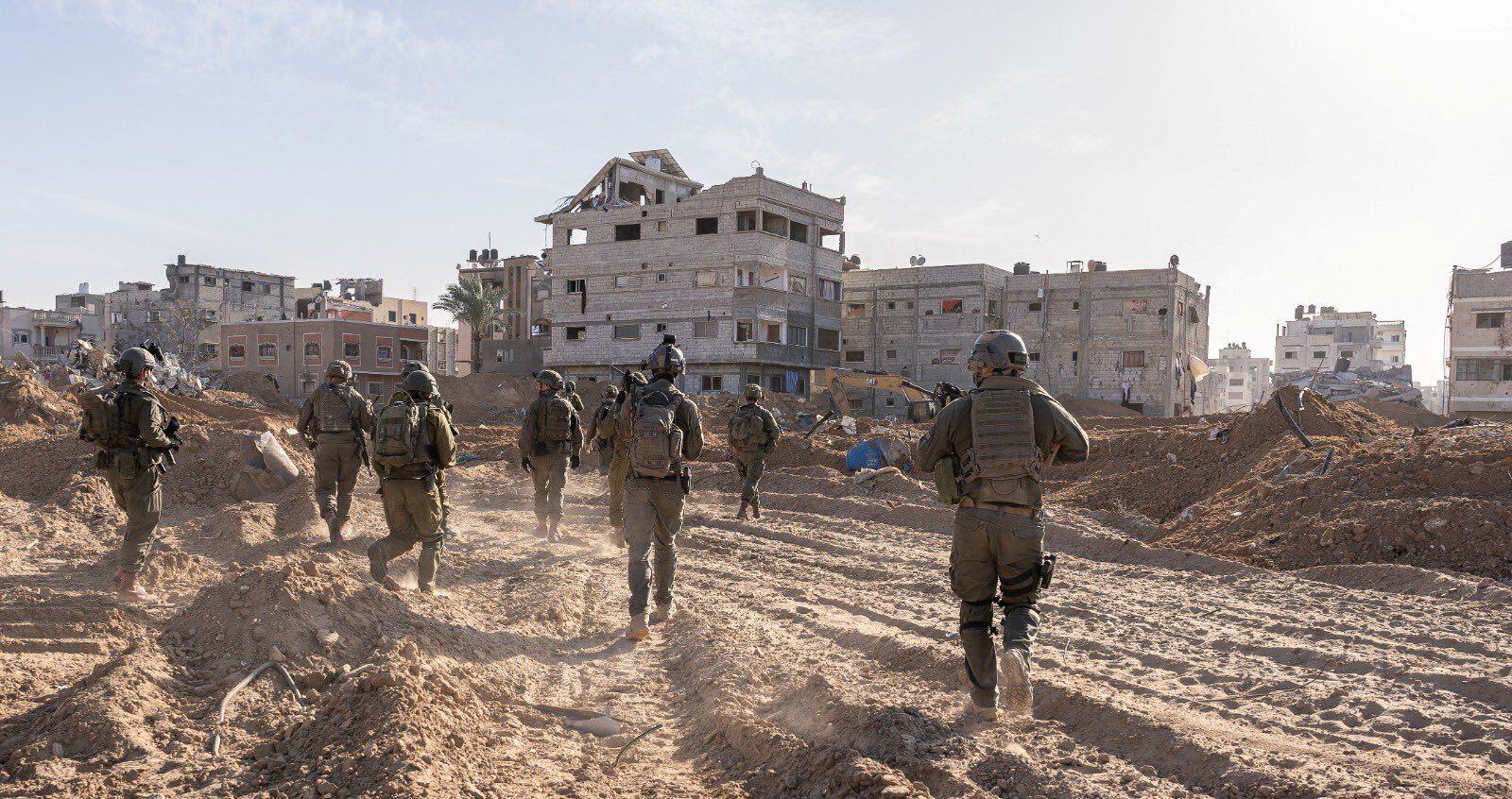 Soldados israelíes operan en la Franja de Gaza, en medio del conflicto en curso entre Israel y el grupo terrorista palestino Hamas, en esta foto distribuida publicada el 20 de enero de 2024. Fuerzas de Defensa de Israel/Handout via REUTERS 