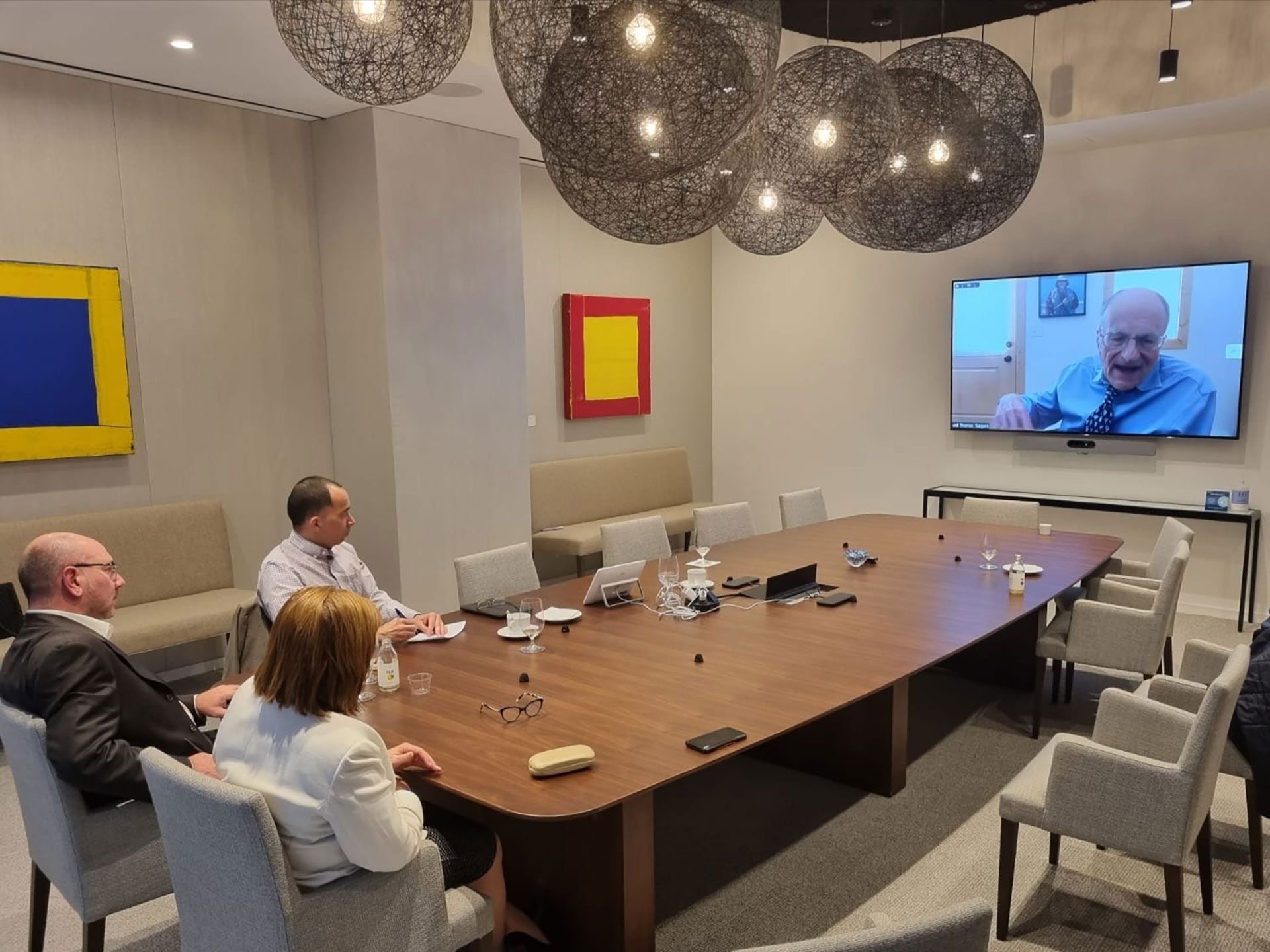 Patricia Bullrich y Tom Sargent, en videoconferencia