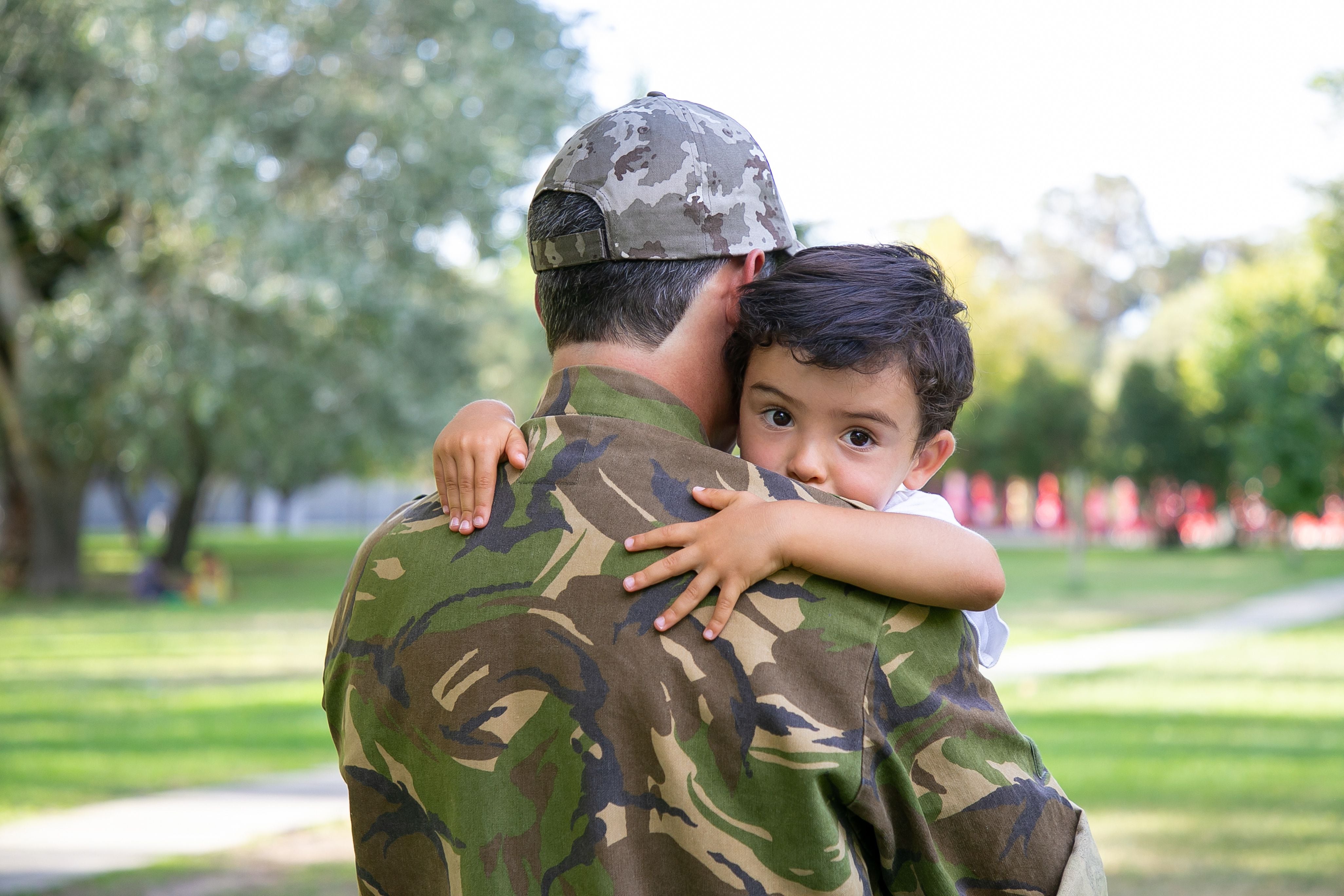 La guerra y el terrorismo tienen efectos devastadores en la salud mental de los niños, incluyendo el trastorno de estrés postraumático, ansiedad, miedo y desesperanza (Freepik)