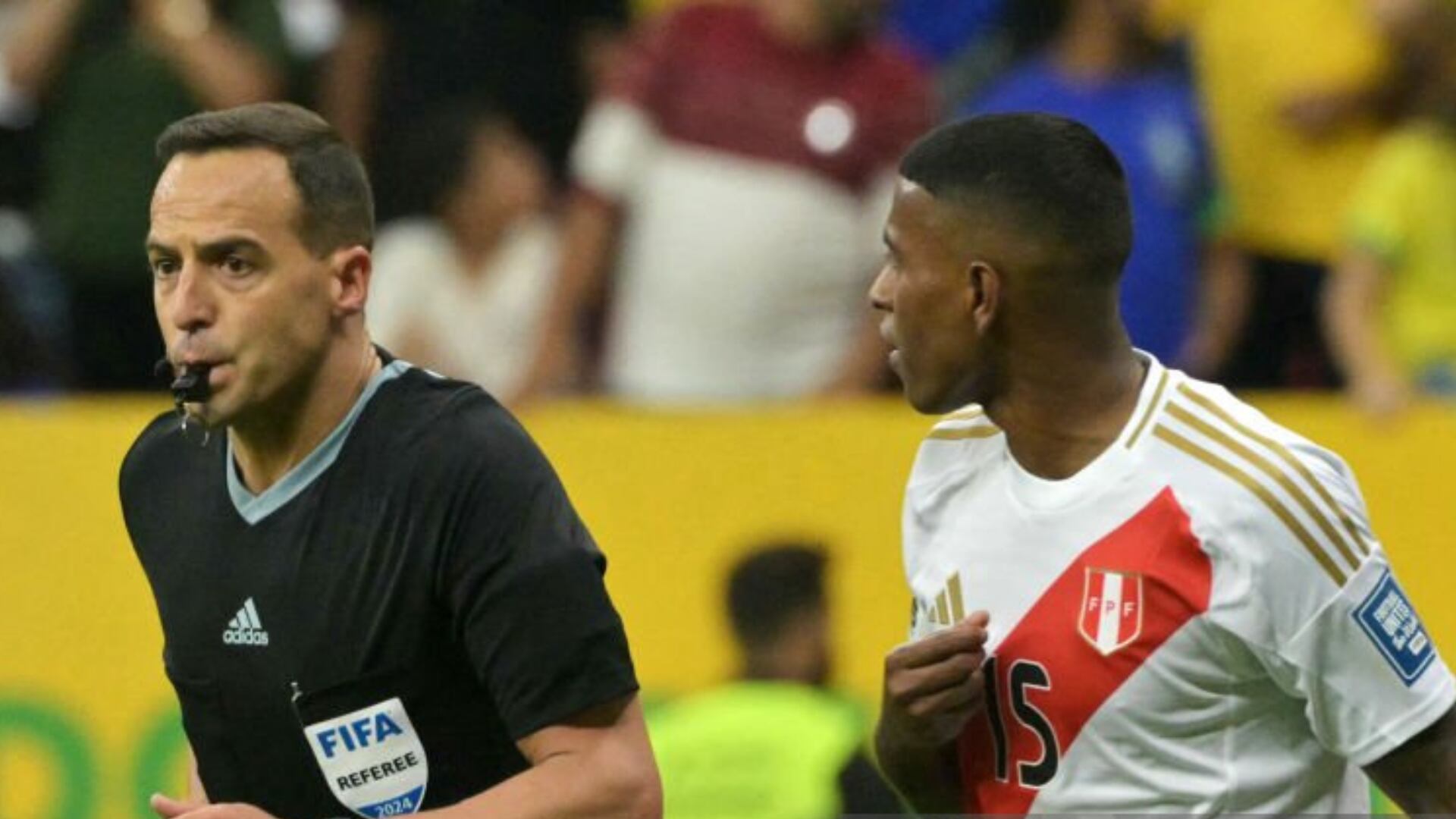 Miguel Araujo criticó uso del VAR en Perú vs Brasil. Crédito: Getty Images