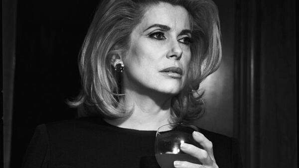 Muchos medios europeos festejaron la iniciativa anti-puritana de Catherine Deneuve y demás artistas e intelectuales francesas