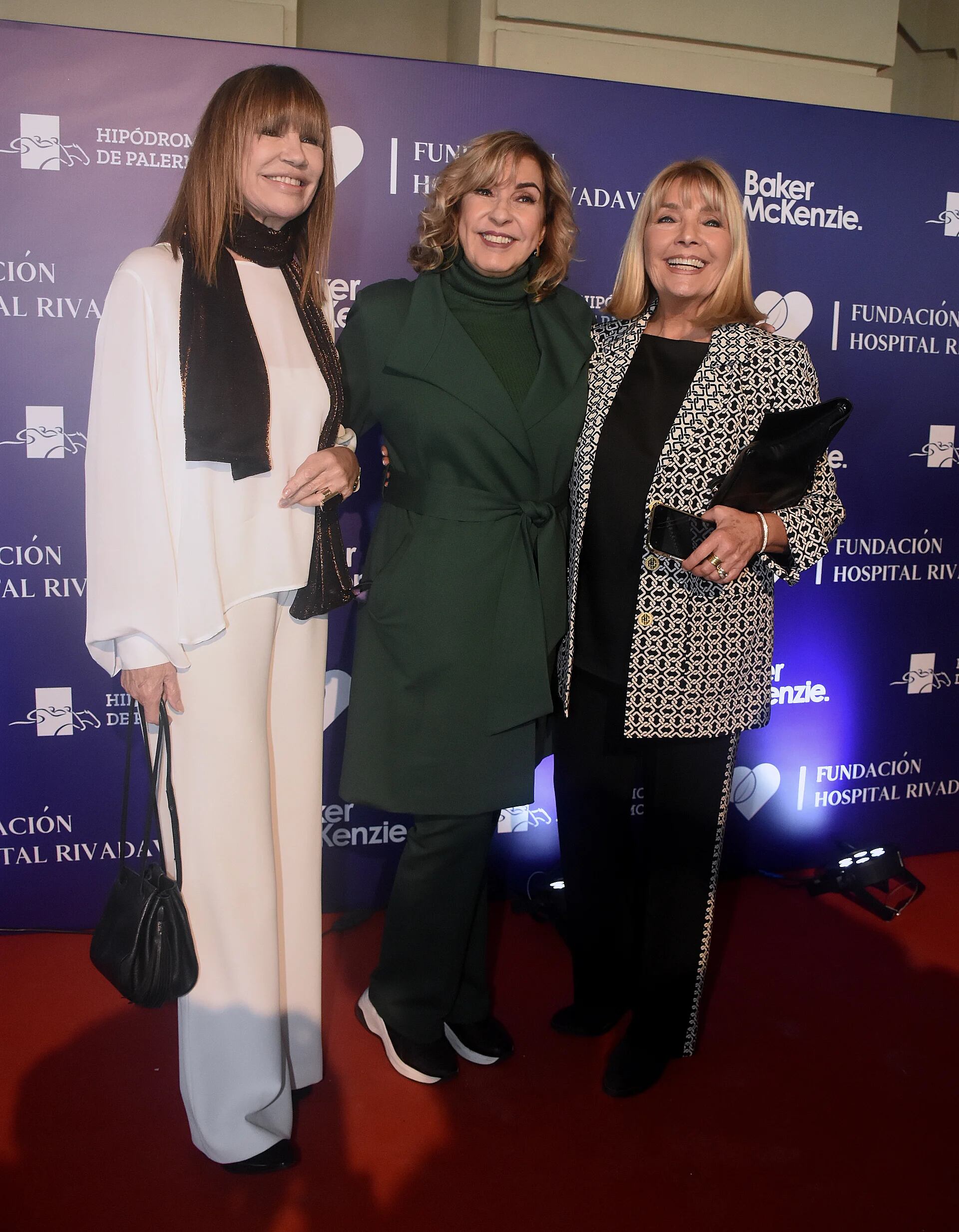 Mora Furtado, Georgina Barbarrosa y Adriana Costantini 