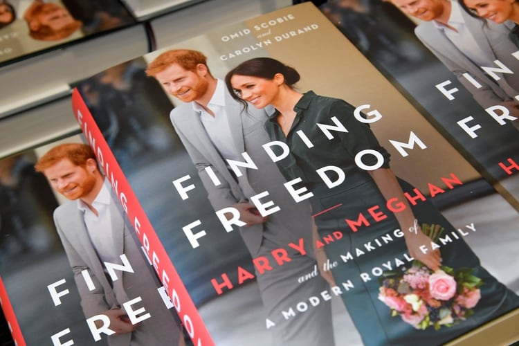 Finding Freedom, flamante biografía de Harry y Meghan, cuenta que a Harry le gustó Meghan desde el principio, y que pocas semanas después de conocerla la invitó a ir de camping a Botswana. 