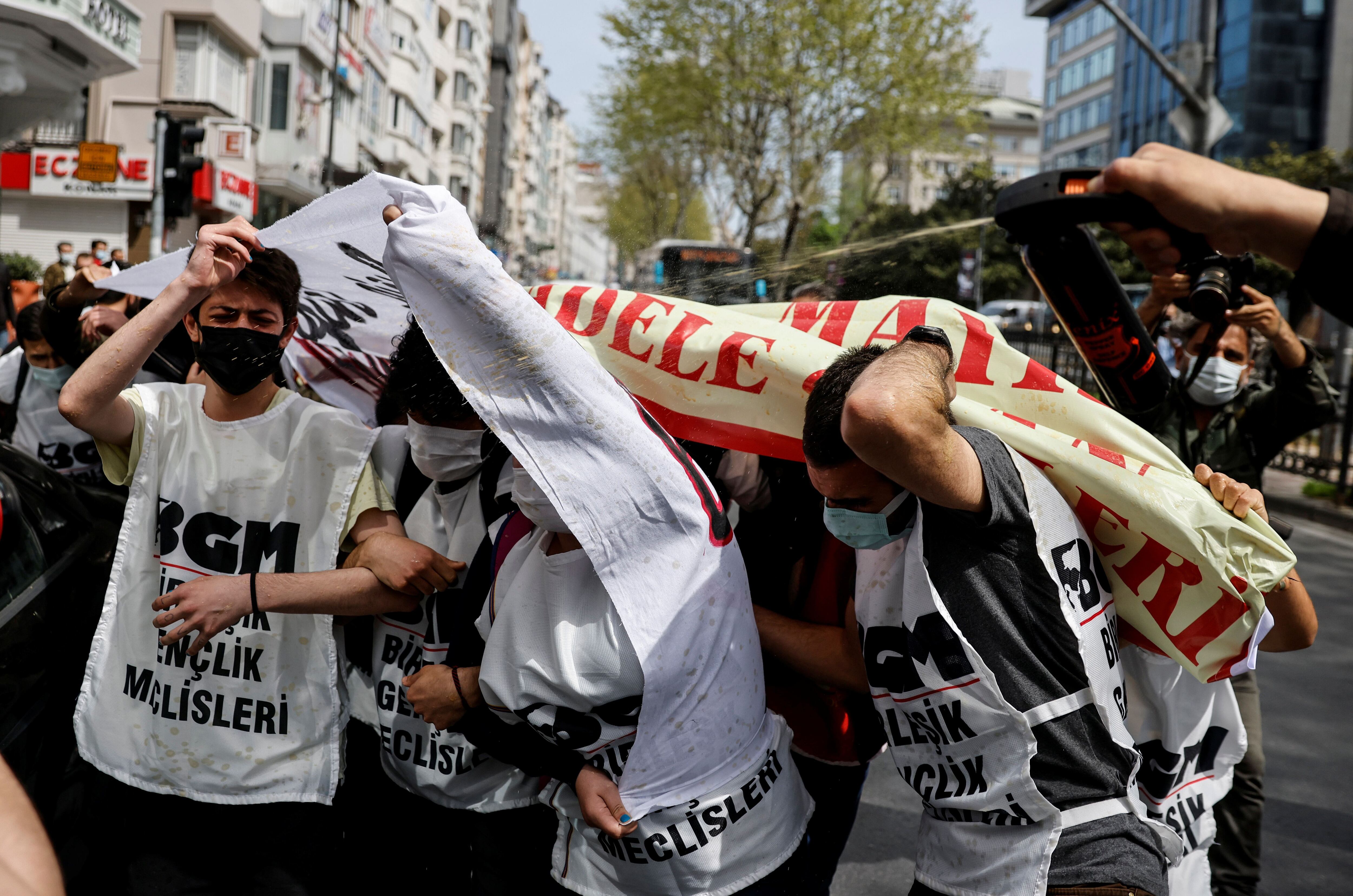 Las manifestaciones en Estambul, Turquía (REUTERS/Umit Bektas)