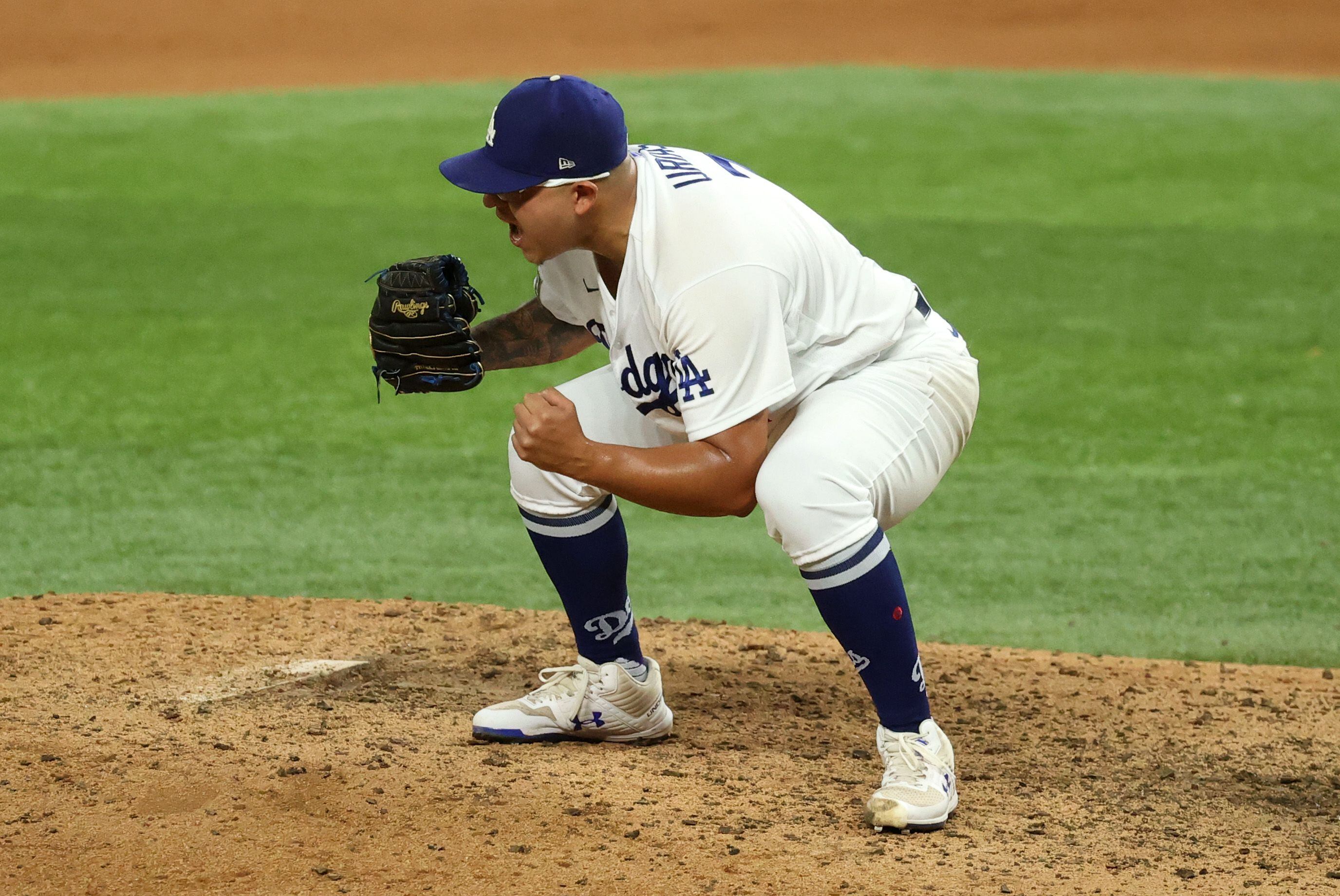 Julio Urías, el pitcher mexicano mejor pagado