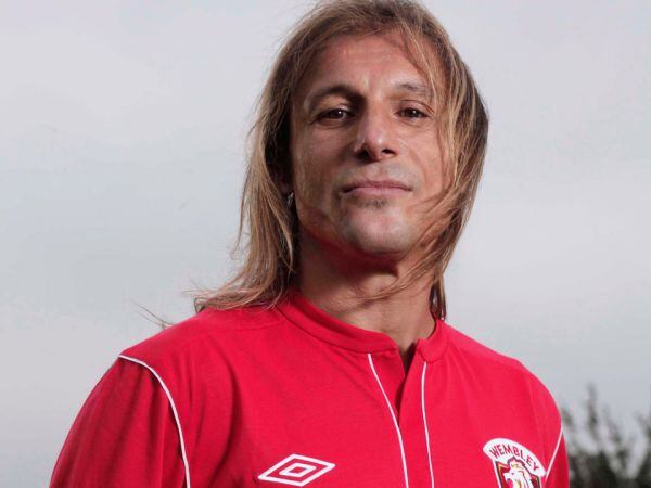 Claudio Caniggia tuvo cuatro retiros y un último intento de volver en 2012 con Wembley FC 