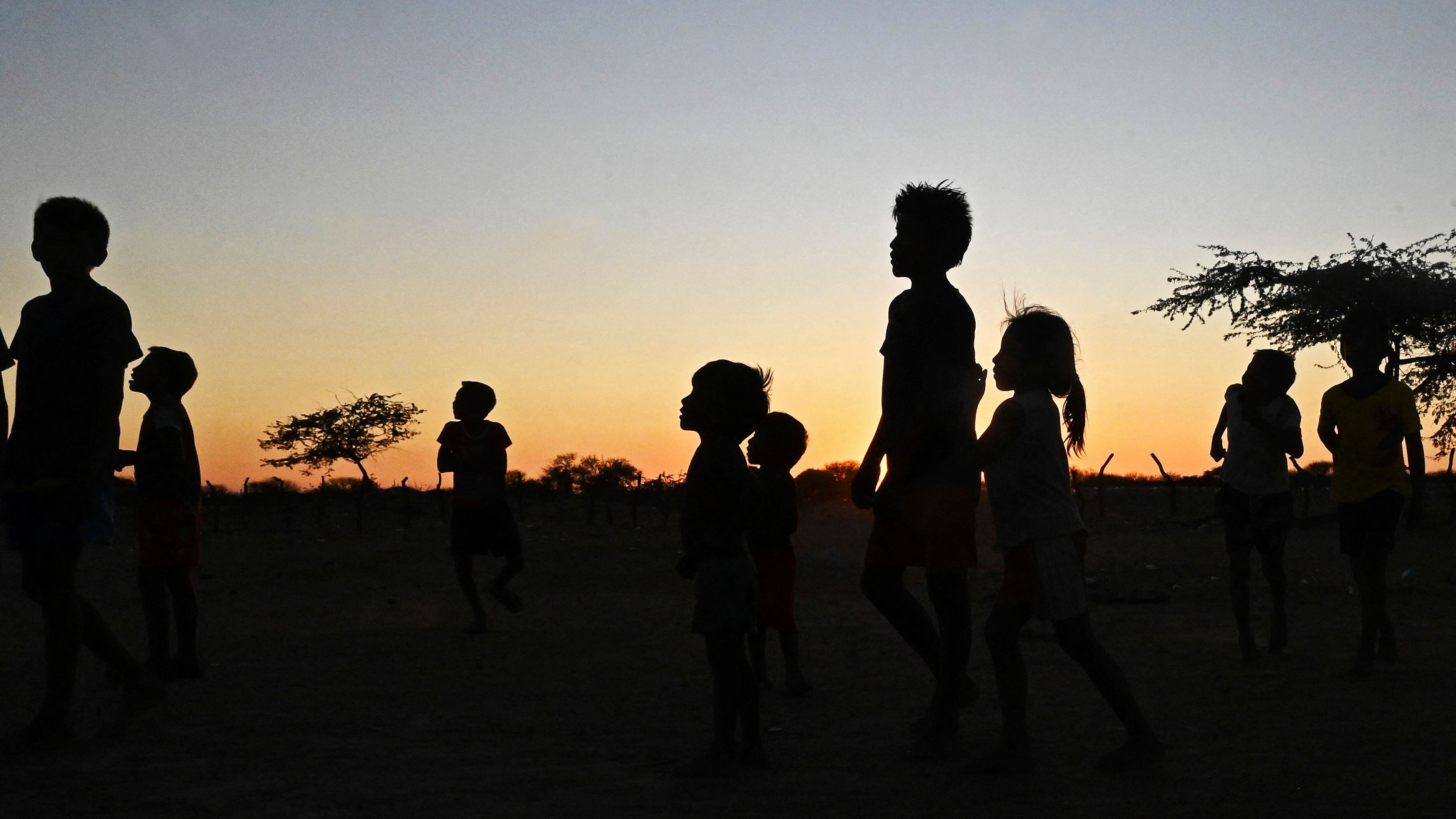 La vida corta de niños indígenas en un desierto de Colombia