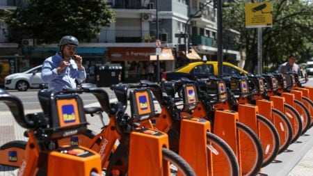 Las Ecobicis estarán disponibles para el uso de los ciudadanos y turistas (Télam)