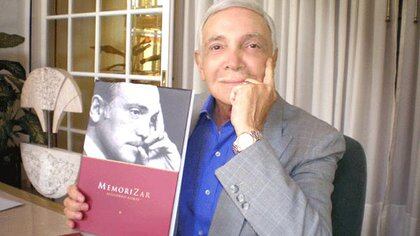 Editó el libro de recuerdos "MemoriZar", donde relató con gracia muchos pormenores de su carrera y el medio del espectáculo