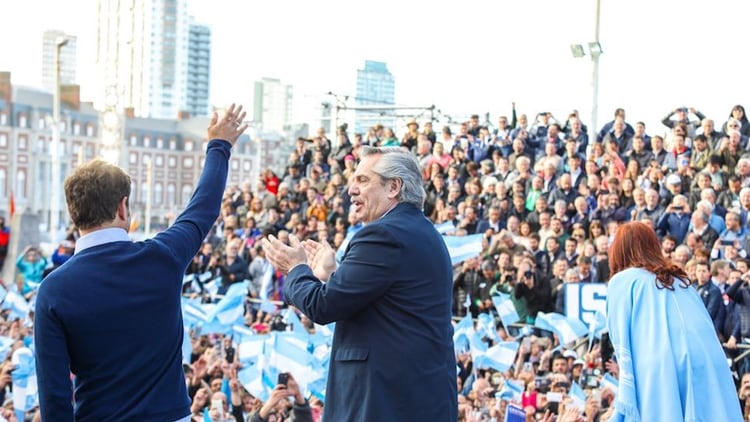 Miles de personas se reunieron en Mar del Plata en el cierre de campaña del Frente de Todos