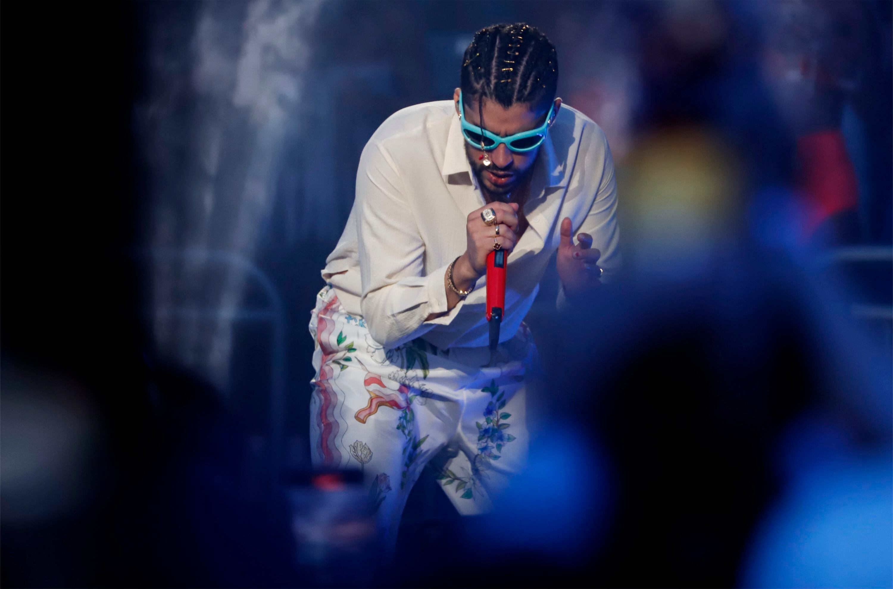 Bad Bunny, durante un concierto en el Coliseo de San Juan en Puerto Rico. (EFE/Thais Llorca)
