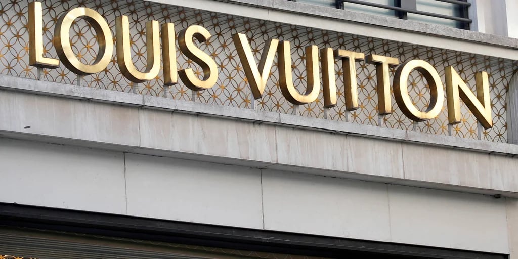 Acusaron a Louis Vuitton de utilizar ilegalmente cuadros de la