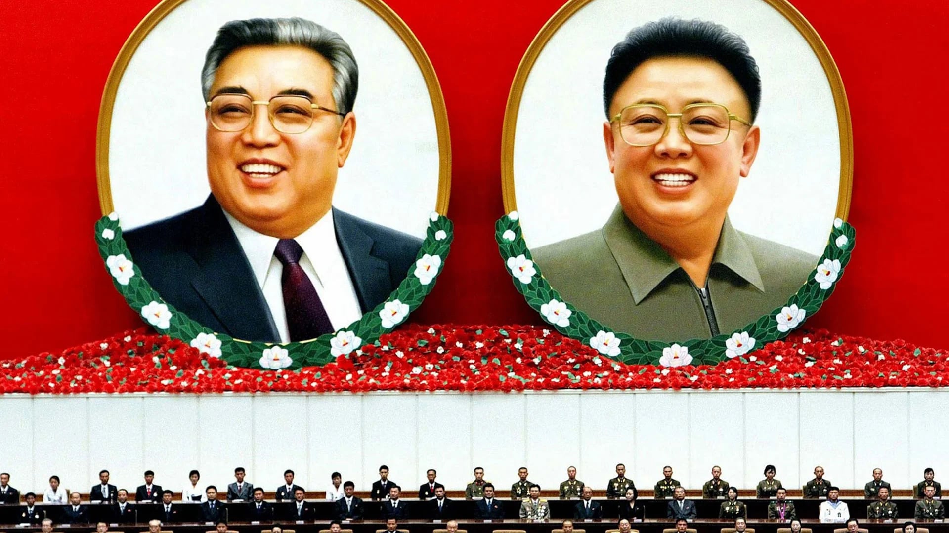 Kim Il-sung (izquierda), el fundador de Corea del Norte y su hijo, Kim Jong-Il (derecha), su sucesor