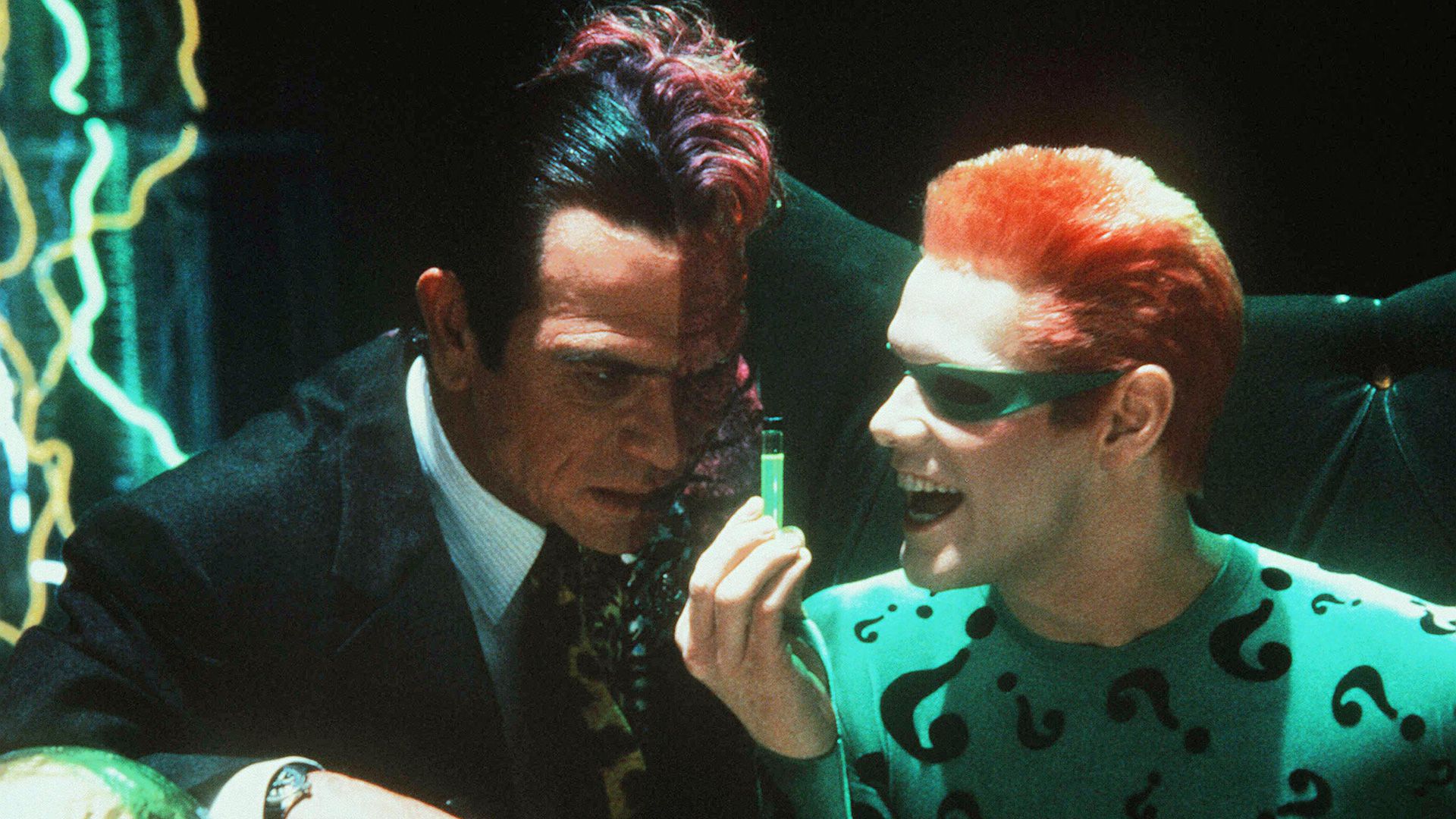 Tommy Lee Jones y Jim Carrey en Batman Forever, de 1995. Por celos o incompatibilidad de caracteres, el texano odia al actor de La Máscara y se lo dijo en la cara