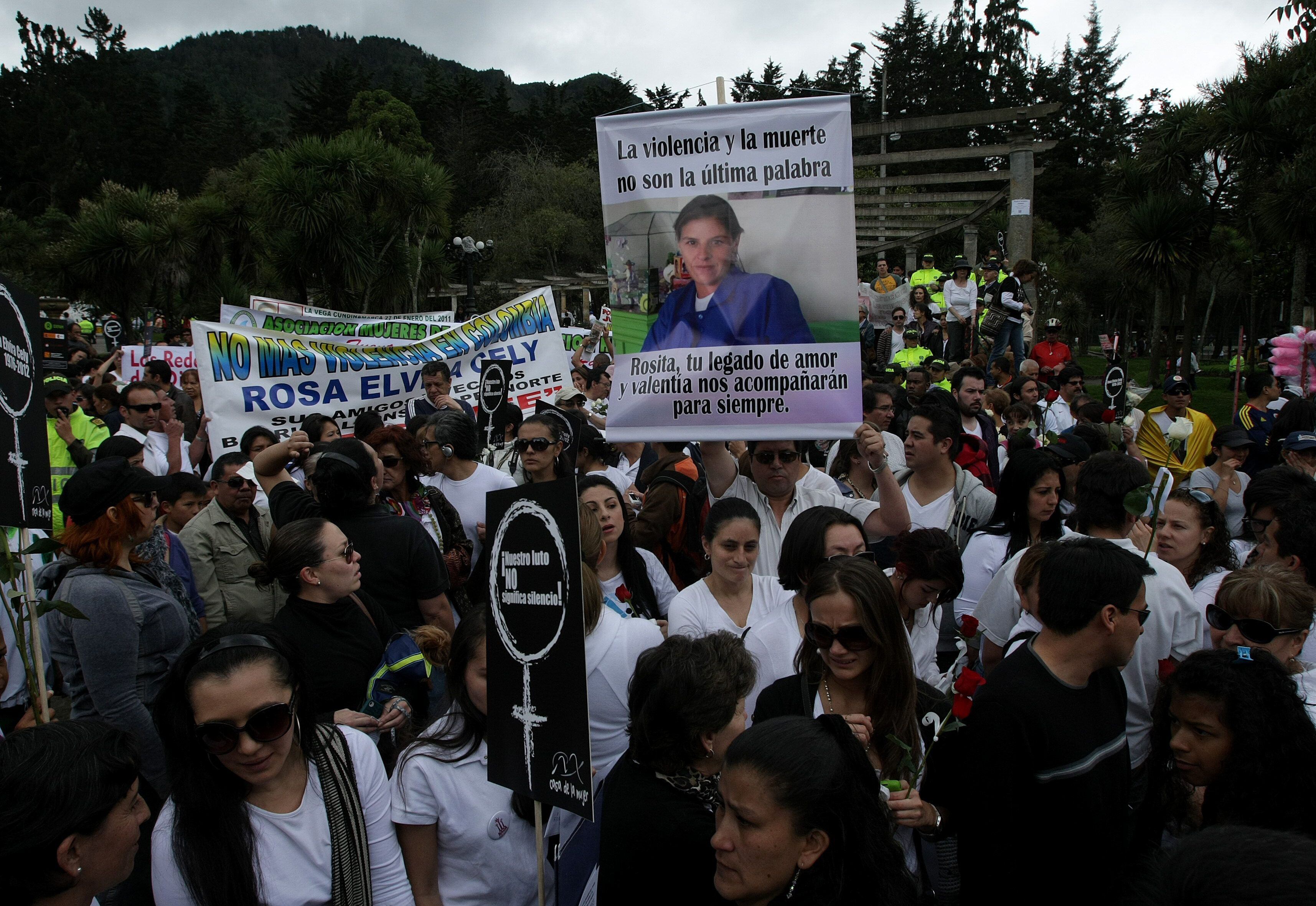 El caso conmocionó al país, por lo que los ciudadanos piden condenas contundentes para los criminales que cometen este tipo de actos en contra de la mujer - crédito Mauricio Dueñas/EFE