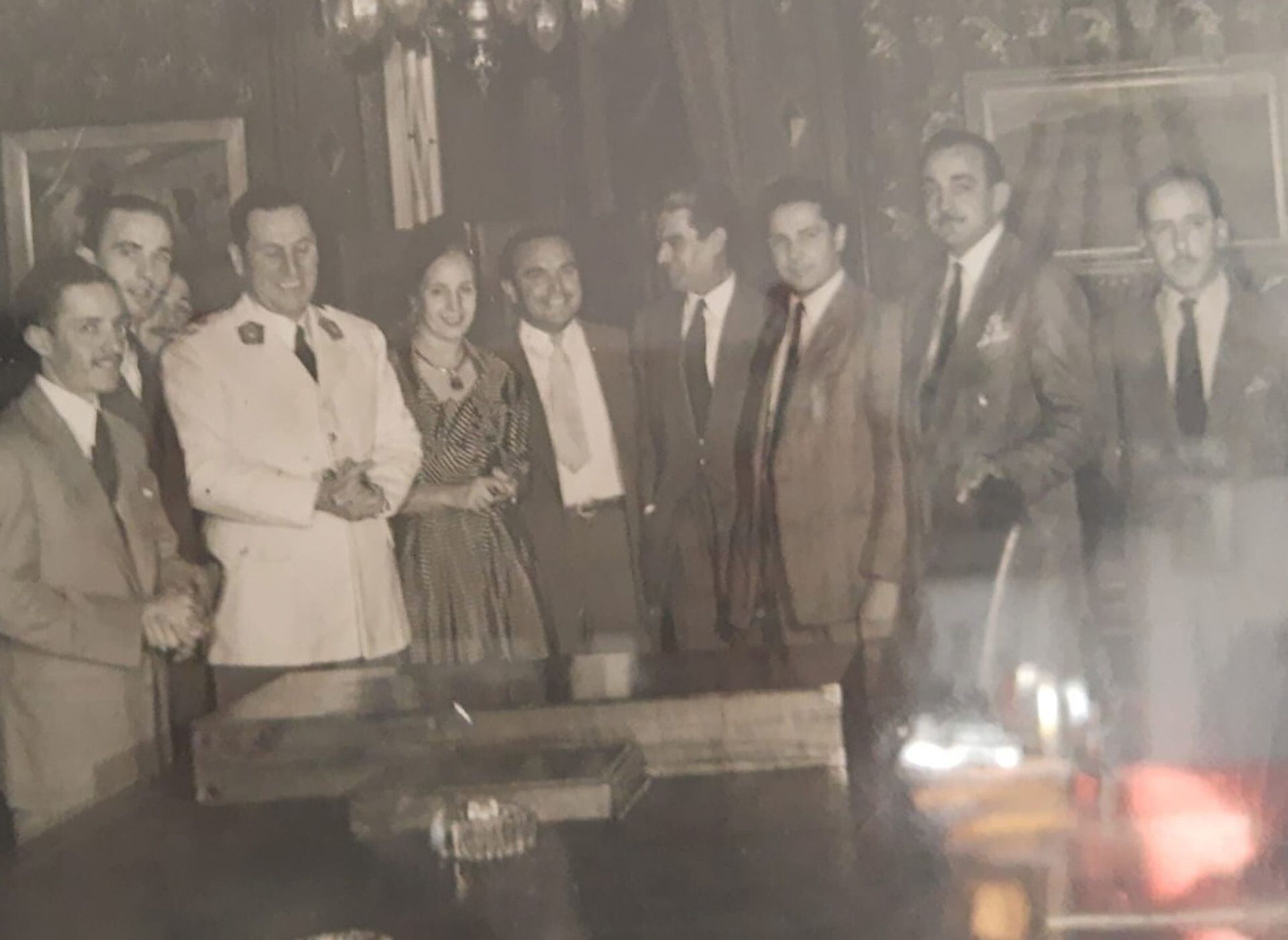 Una reunión en la que participó con Juan Domingo Perón y Eva. González es el primero de la foto, a la izquierda