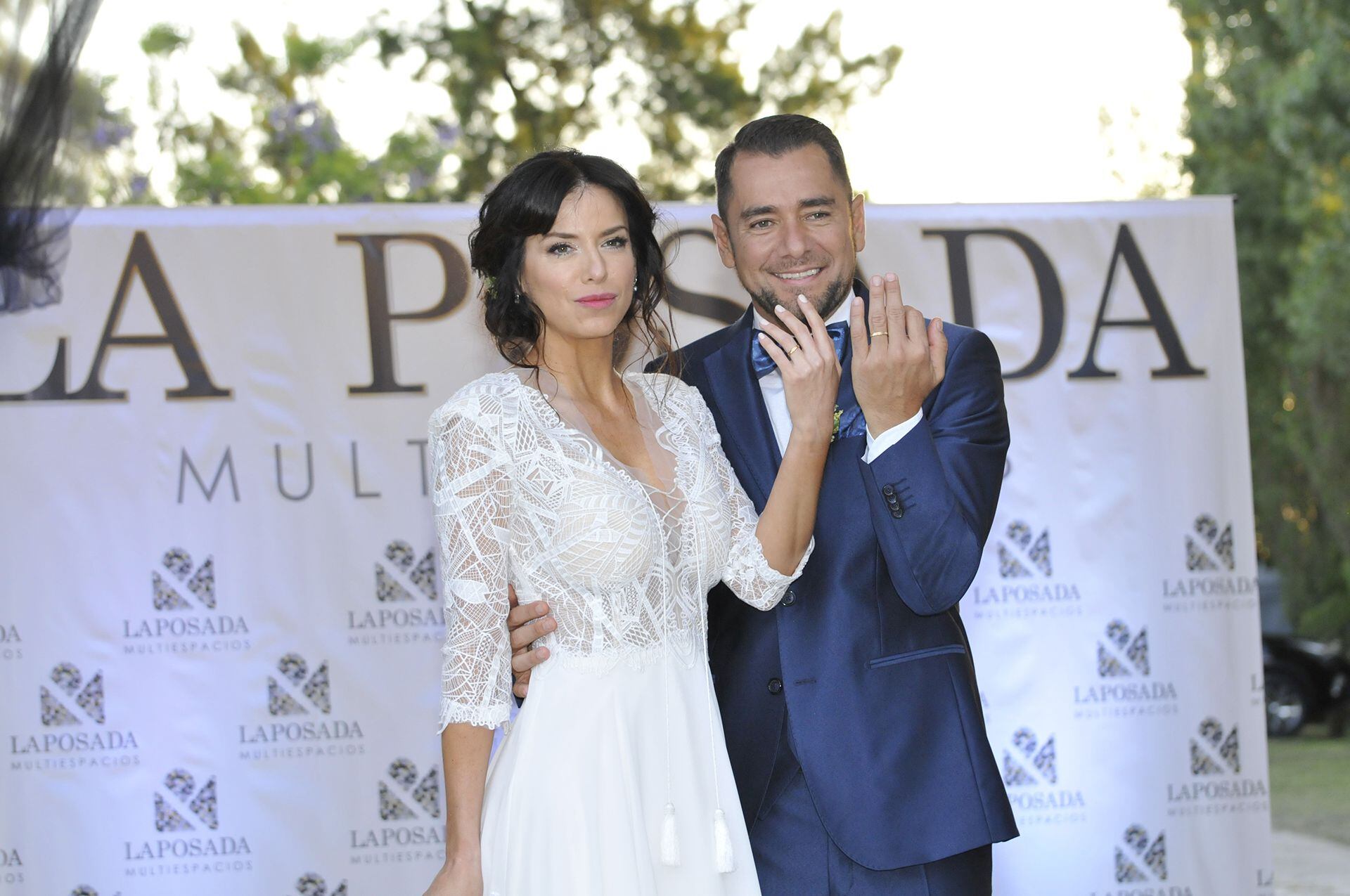 Mercedes Funes y Cecilio Flematti, quienes ya habían pasado por el Civil a fines de septiembre, celebraron su amor con una gran fiesta en La Posada Multiespacio de Benavidez, Tigre (Fotos: Darío Batallan)