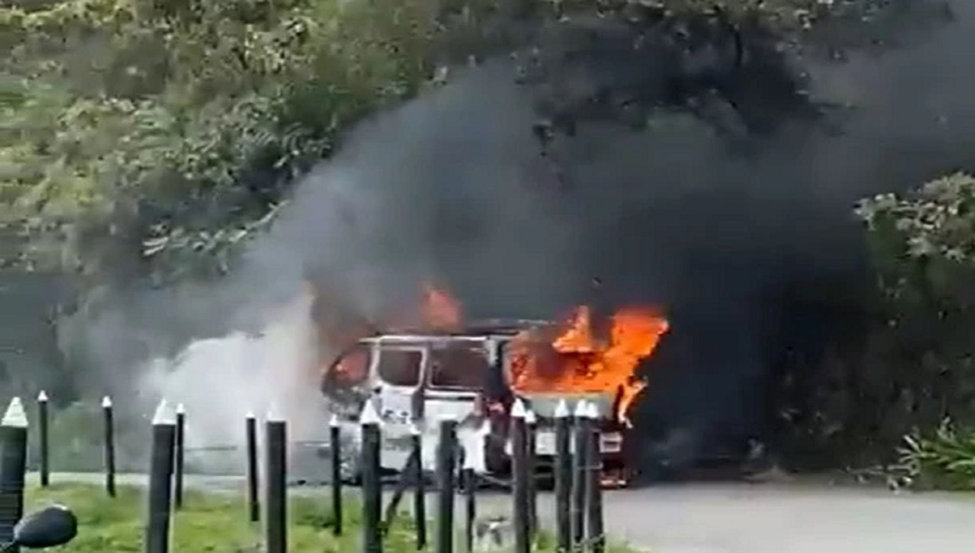 Em Yarumal, o Residual 36 teria sido responsável por incendiar um veículo de serviço público