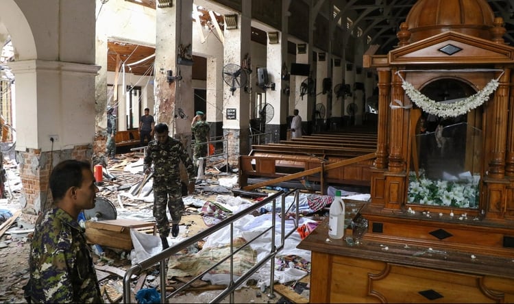 Así quedó el Santuario de San Antonio, una de las iglesias cristianas atacadas el domingo (ISHARA S. KODIKARA / AFP)