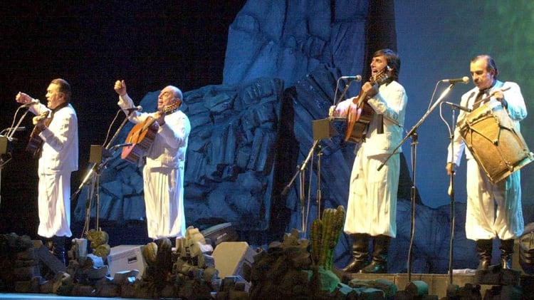 Cantaron en los teatros más importantes del país y de Latinoamérica: recorrieron el mundo con sus giras
