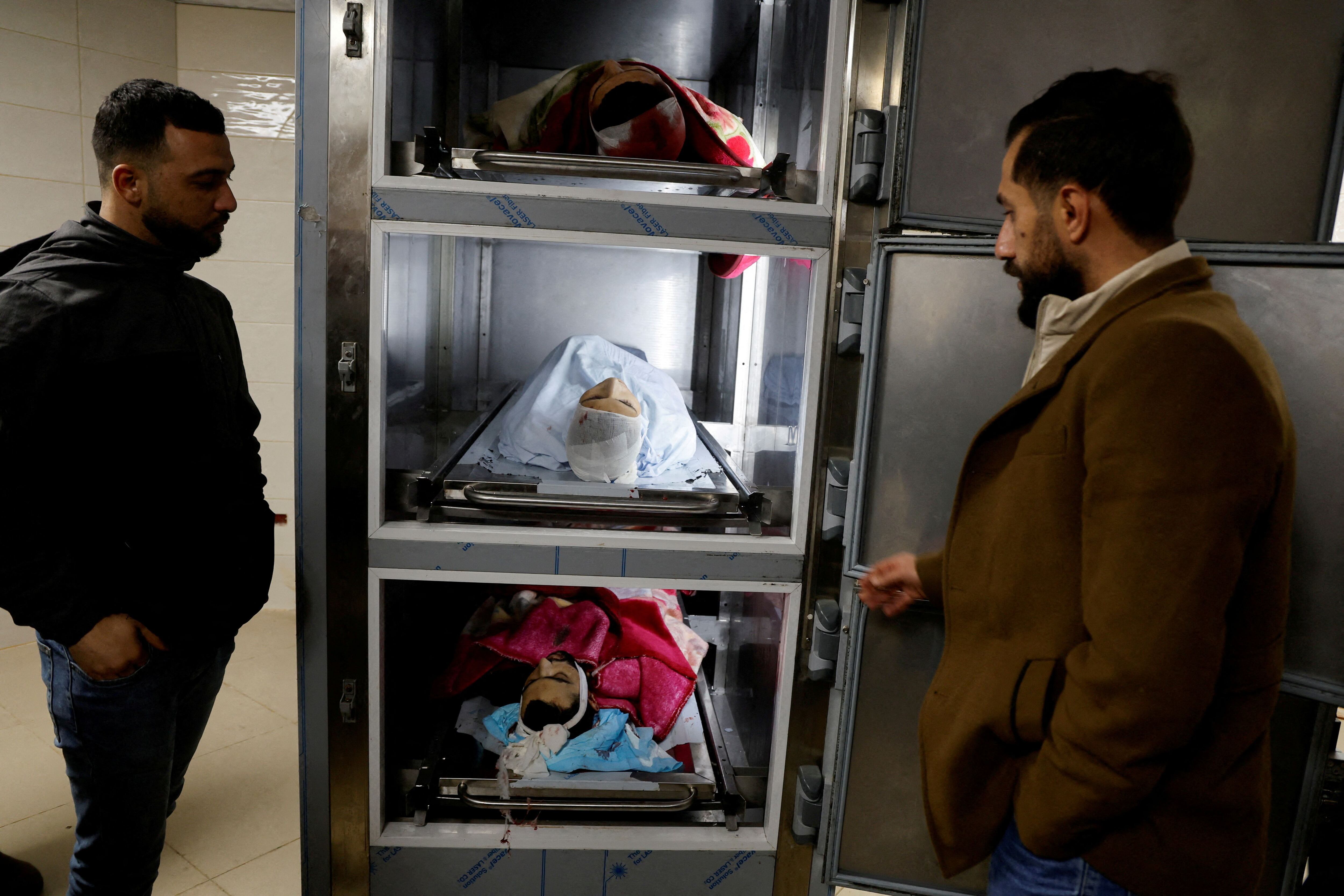 Los tres milicianos palestinos que fueron abatidos en el hospital de Jenín (REUTERS/Raneen Sawafta)
