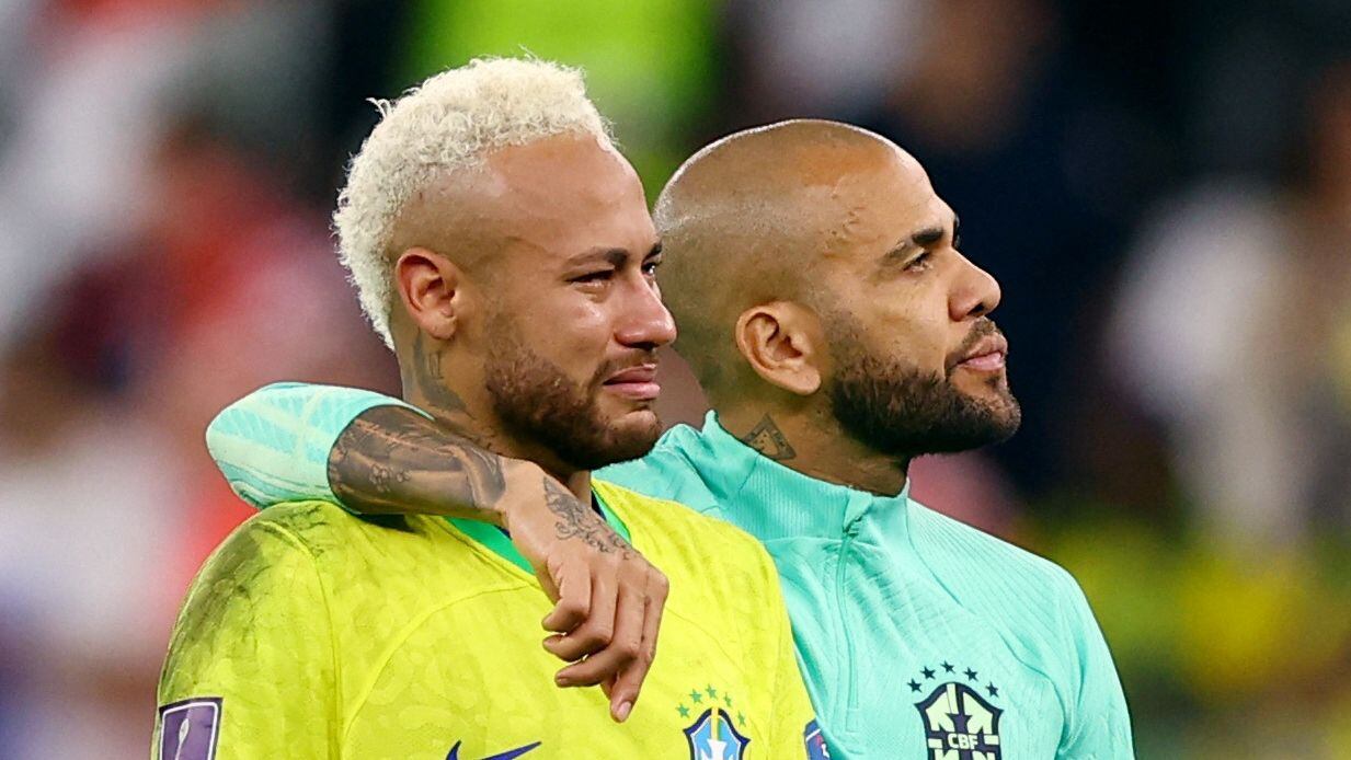 El padre de Neymar se niega a ayudar a Dani Alves con la fianza de nuevo, citando una nueva y diferente circunstancia de antes.