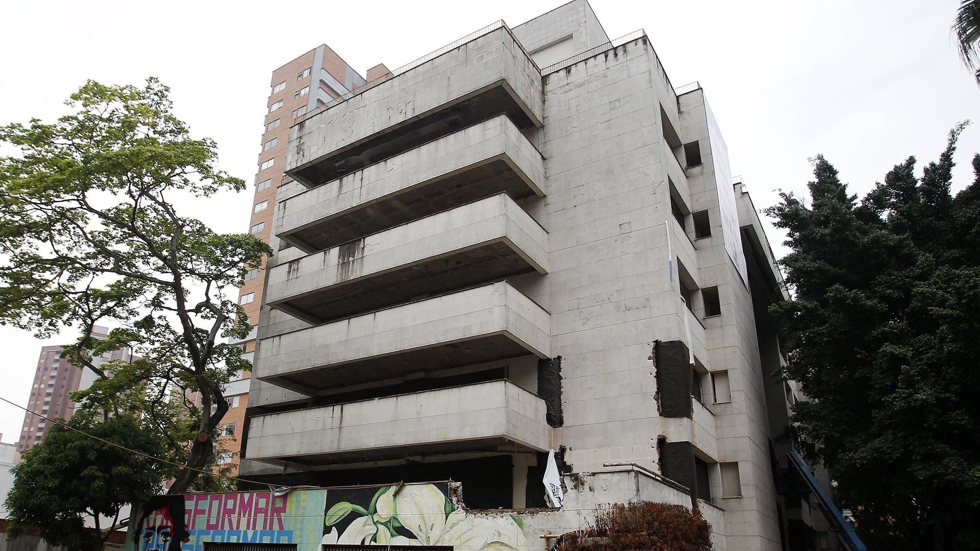 Una de las tantas propiedades del capo narco. El edificio Mónaco fue construido en los 80's por Pablo Escobar para su familia (EFE)