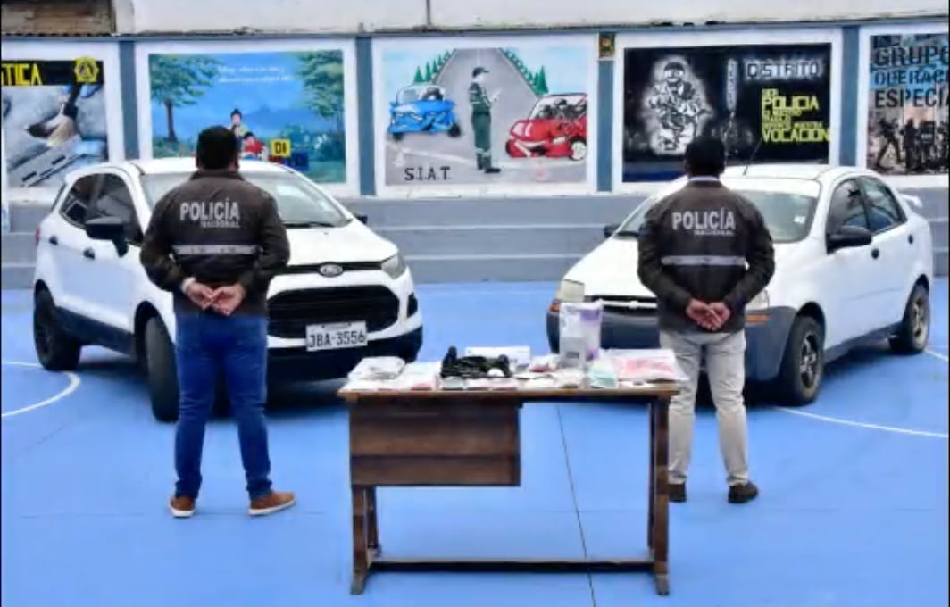 La Policía decomisó droga, dinero en efectivo y vehículos en el operativo.