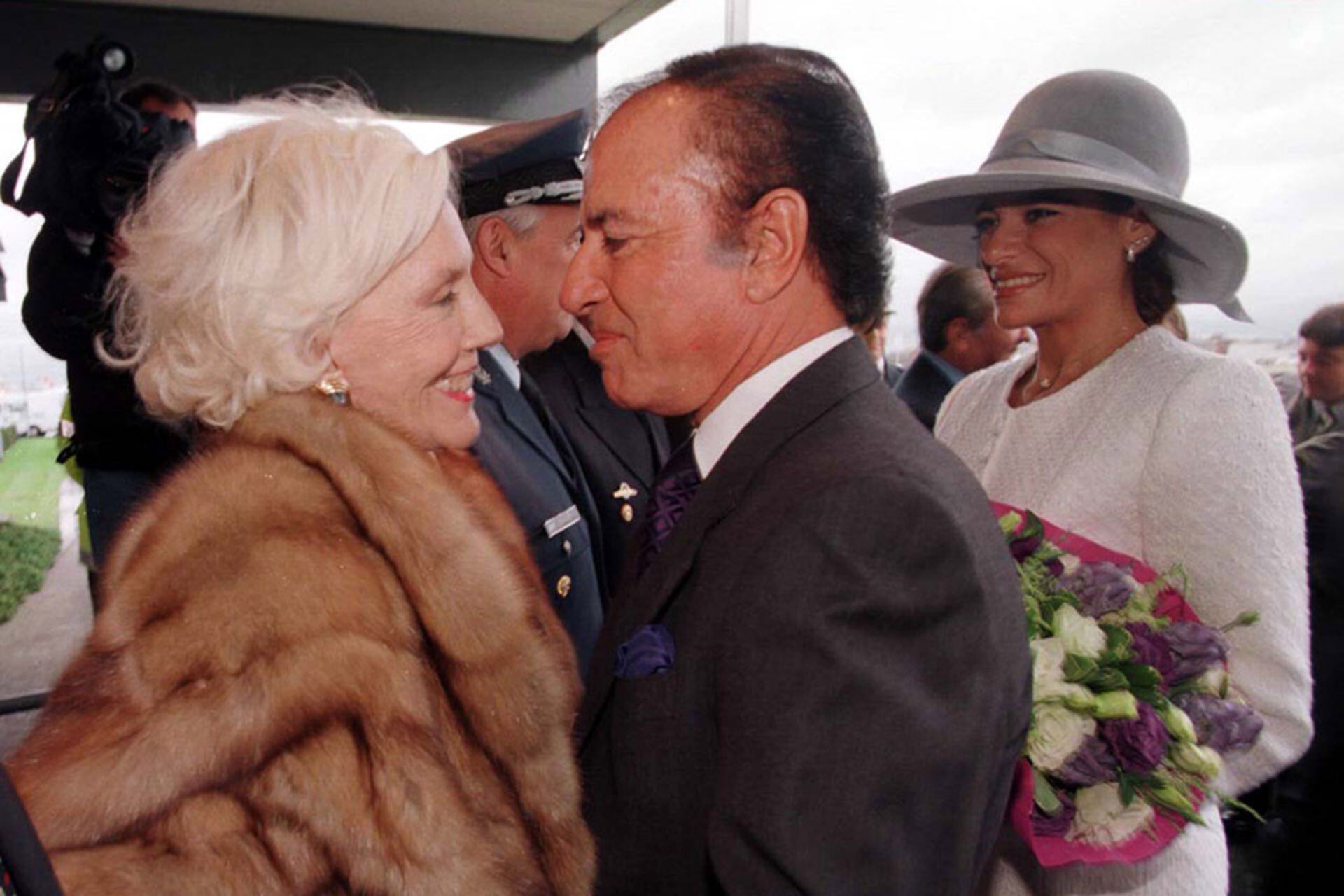 Imagen de 1997: Amalita junto al ex presidente Carlos Menem