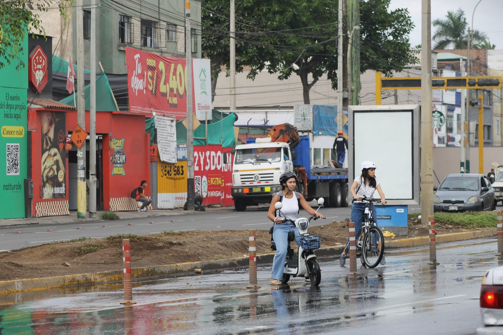 Labores de limpieza en puente de la Av. Brasil por parte de la Municipalidad de Lima. Trabajos para despejar vías tendrá una duración aproximada de 1 hora sin uso de maquinaria