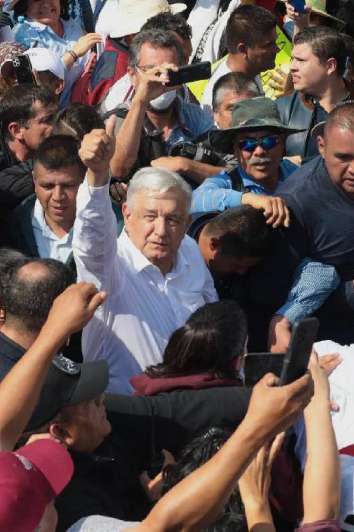 Pide a AMLO tumbar Reforma Energética. COPARMEX - Columnas de México