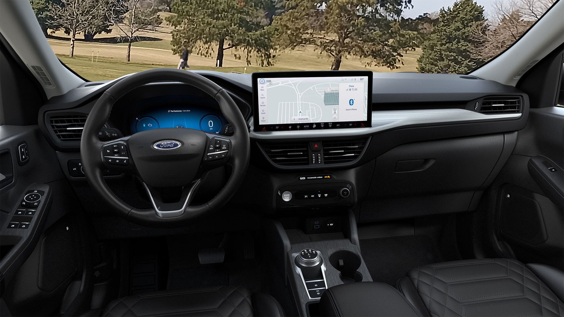 El interior del Nuevo Kuga incorpora tres pantallas, dos convencionales y uno en formato HUD (Head up display)