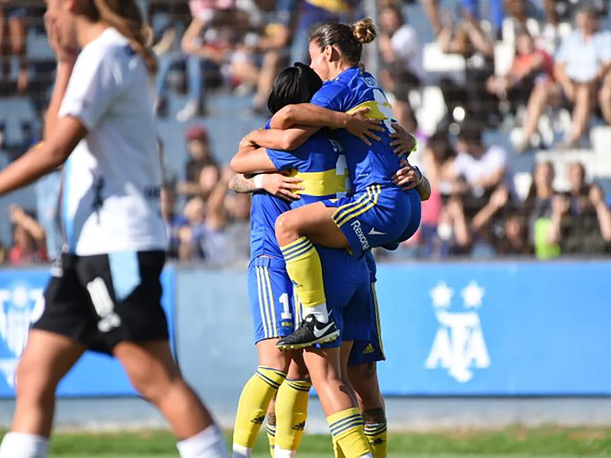 UAI Urquiza le ganó a Huracán y volvió a la punta del Femenino de Primera -  El Argentino Diario