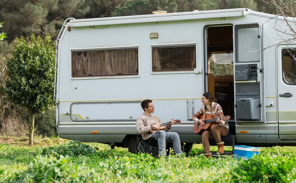 Hasta de viaje en caravana o camping puedes ver Apple TV+ con esta