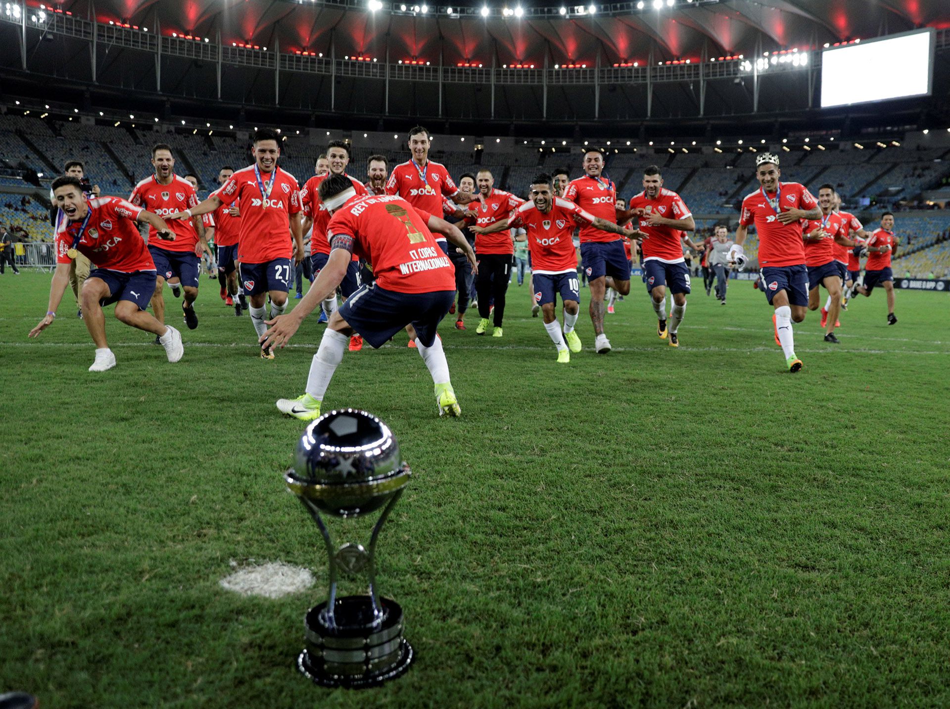 Independiente ganó la Copa Sudamericana en 2018 y ese mismo año sumó la Suruga Bank (Foto: Reuters)
