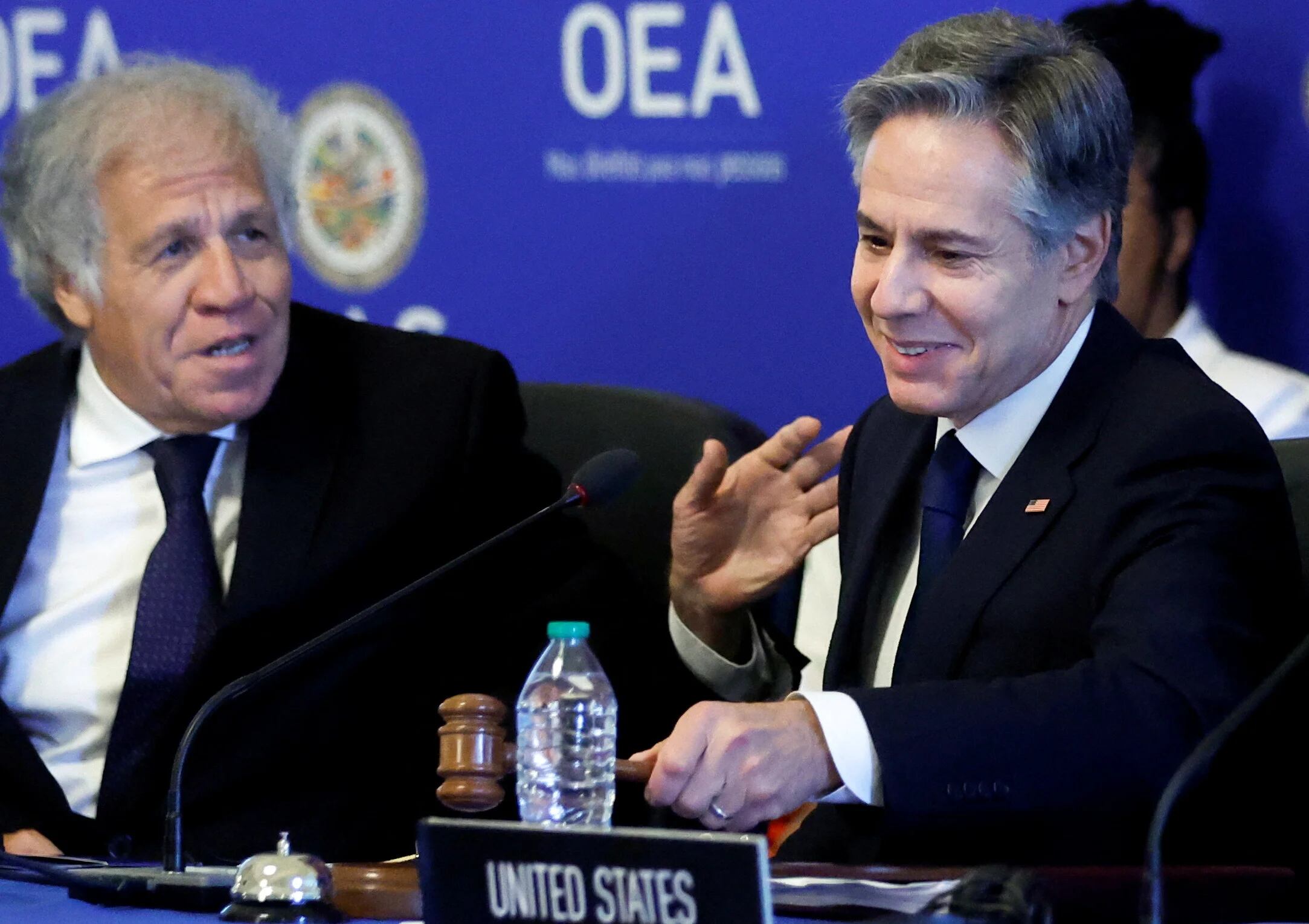 El secretario de Estado de los Estados Unidos, Antony Blinken, junto al secretario general de la Organización de los Estados Americanos, Luis Almagro (REUTERS/Jonathan Ernst)
