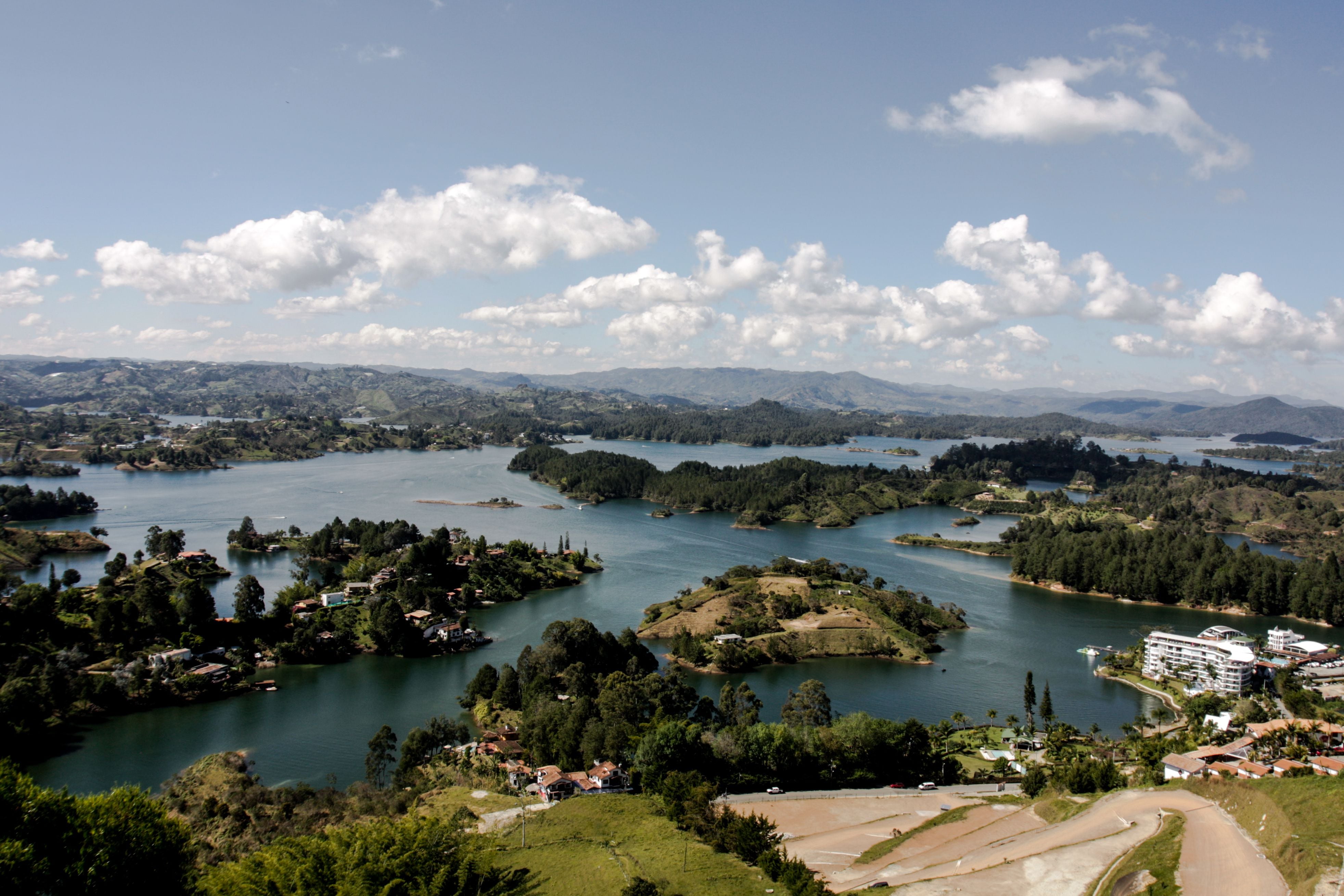 Alerta por sequía en el embalse de Guatapé: la represa está en el 60% de su  capacidad - Infobae