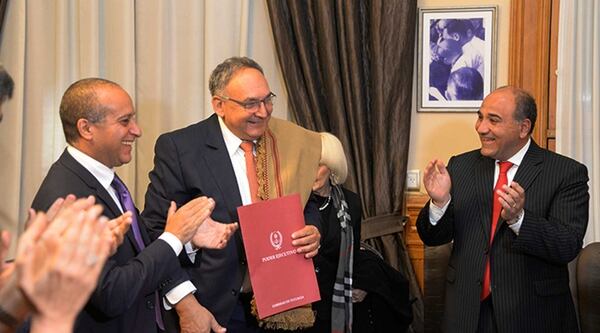 Zeev Rotstein fue declarado ciudadano ilustre por el gobierno de Tucumán, al que asesoró en políticas sanitarias contra la desnutrición infantil. Foto: Gobernación de Tucumán.