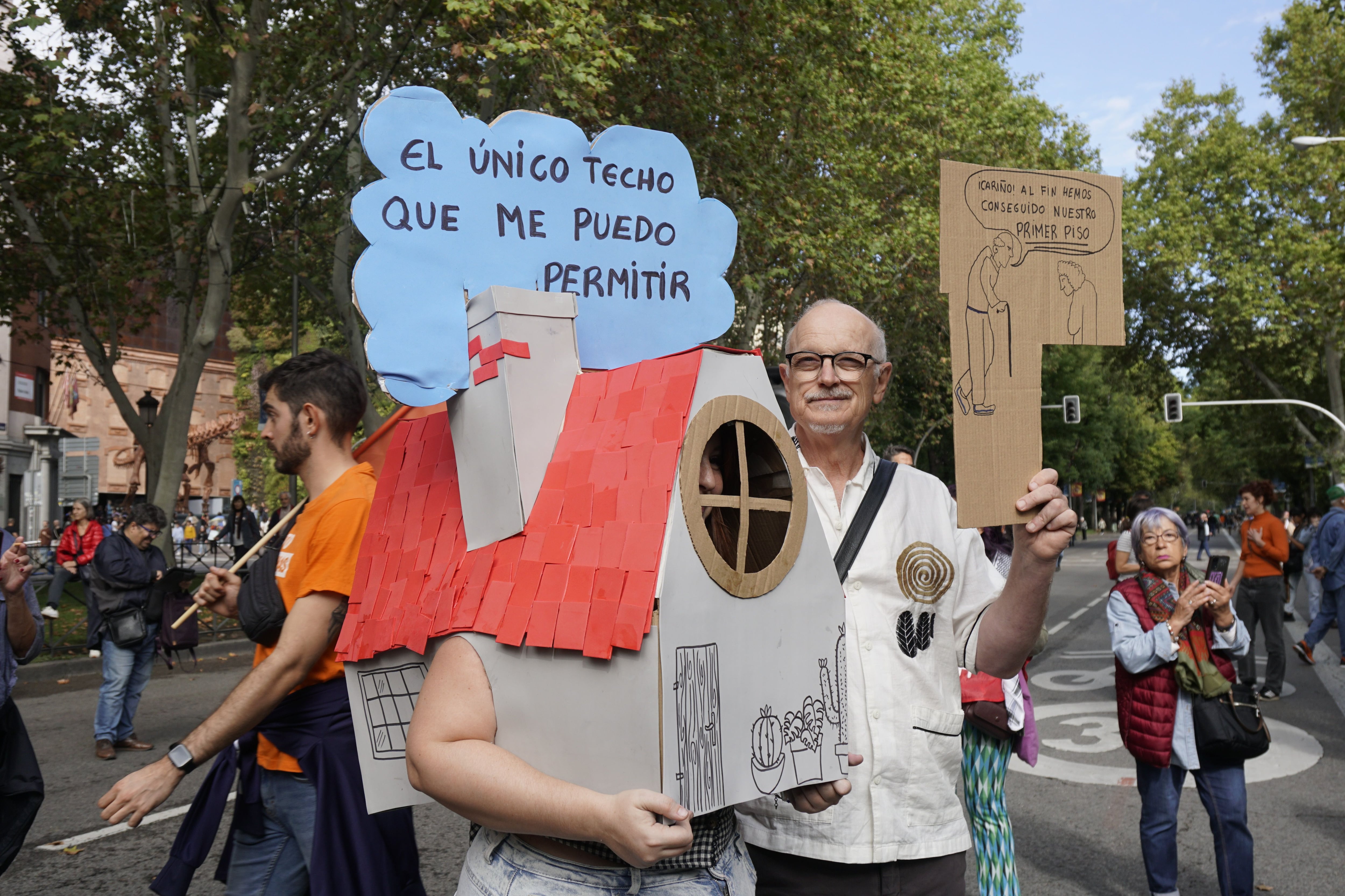 Solteros, casados, estudiantes y jubilados: nadie puede pagar el alquiler en Madrid