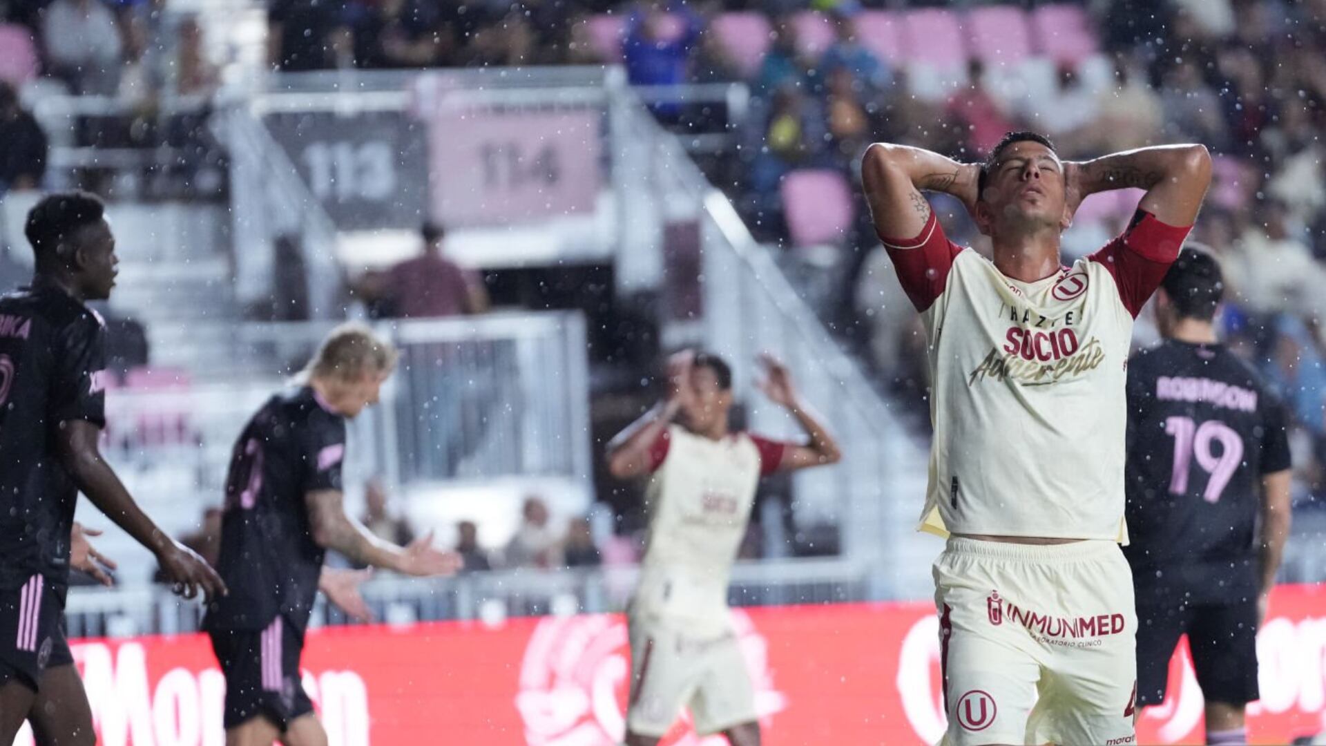 Universitario Y La Vez Que Fue Goleado Por El Nuevo Equipo De Lionel Messi En Amistoso Infobae