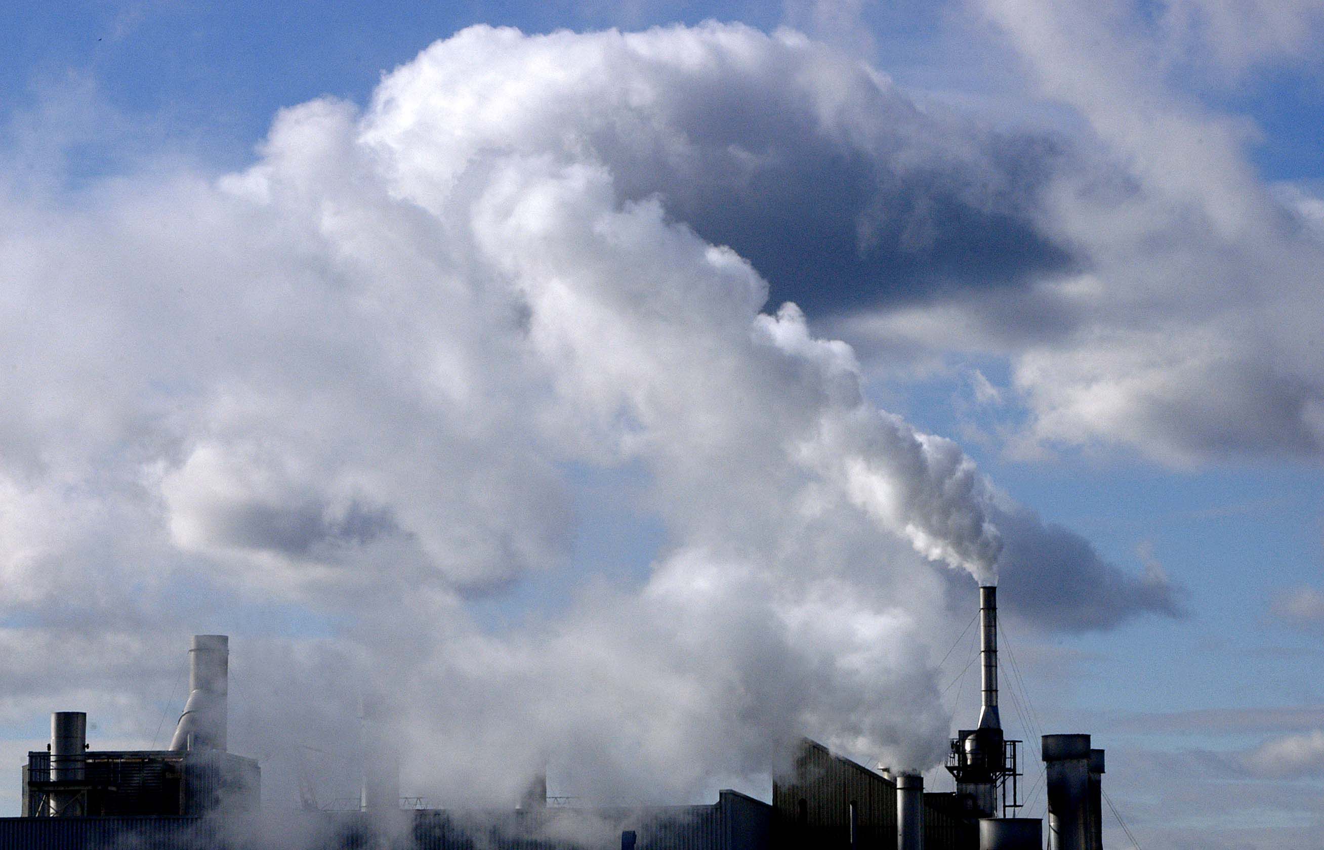 Air emissions at a manufacturing complex in Toronto, Canada.  CREDIT UN Photo/Kibae Park