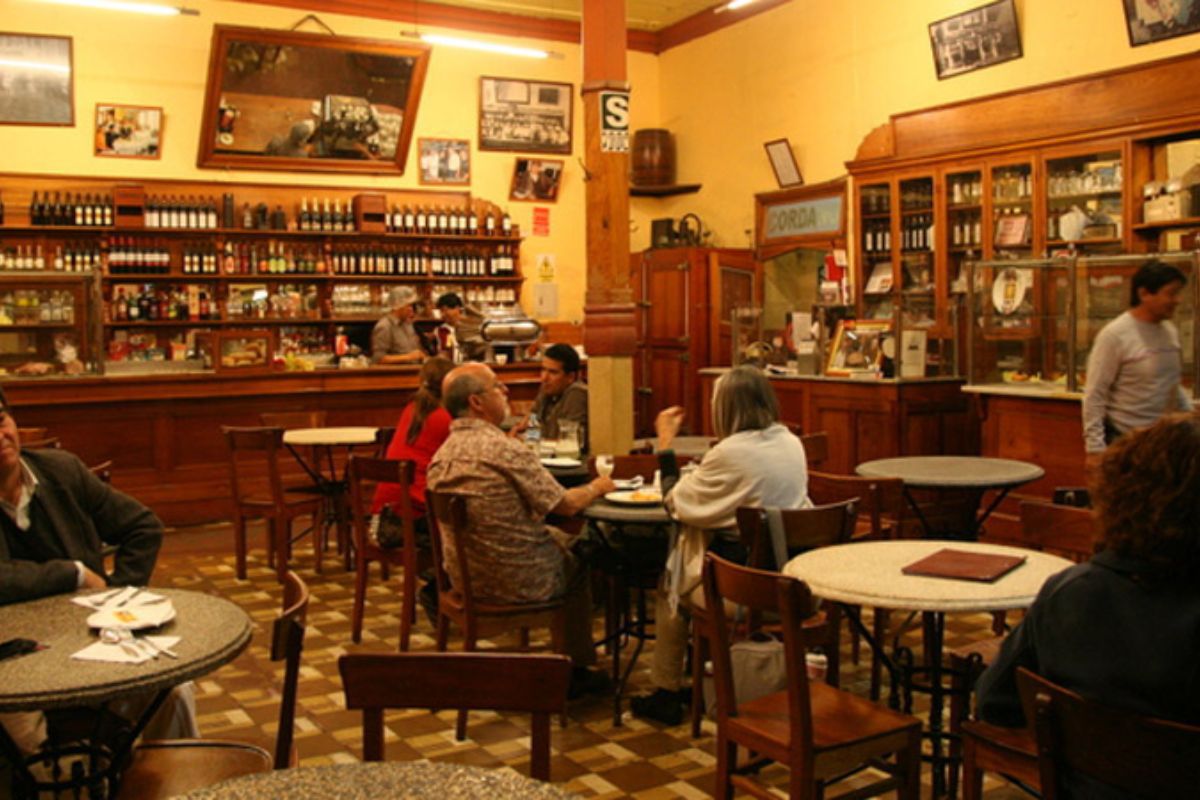 Interiores del célebre Bar Cordano. 